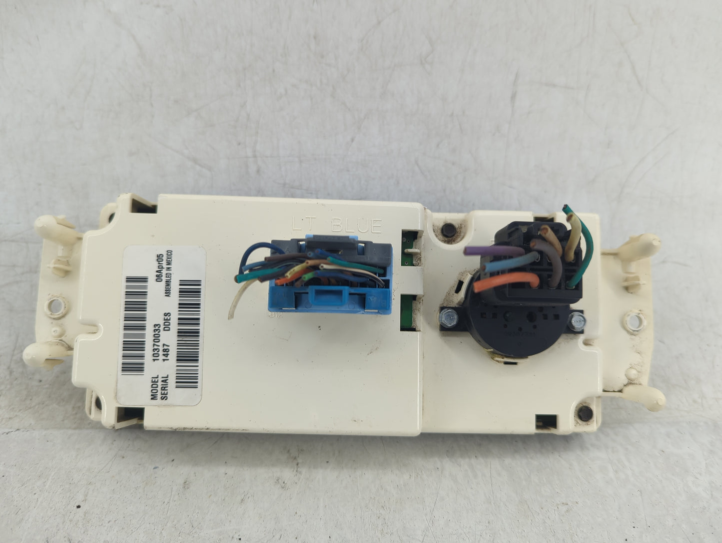 2003-2004 Chevrolet Silverado 1500 Climate Control Module Temperature AC/Heater Replacement P/N:10370033 Fits Fits 2003 2004