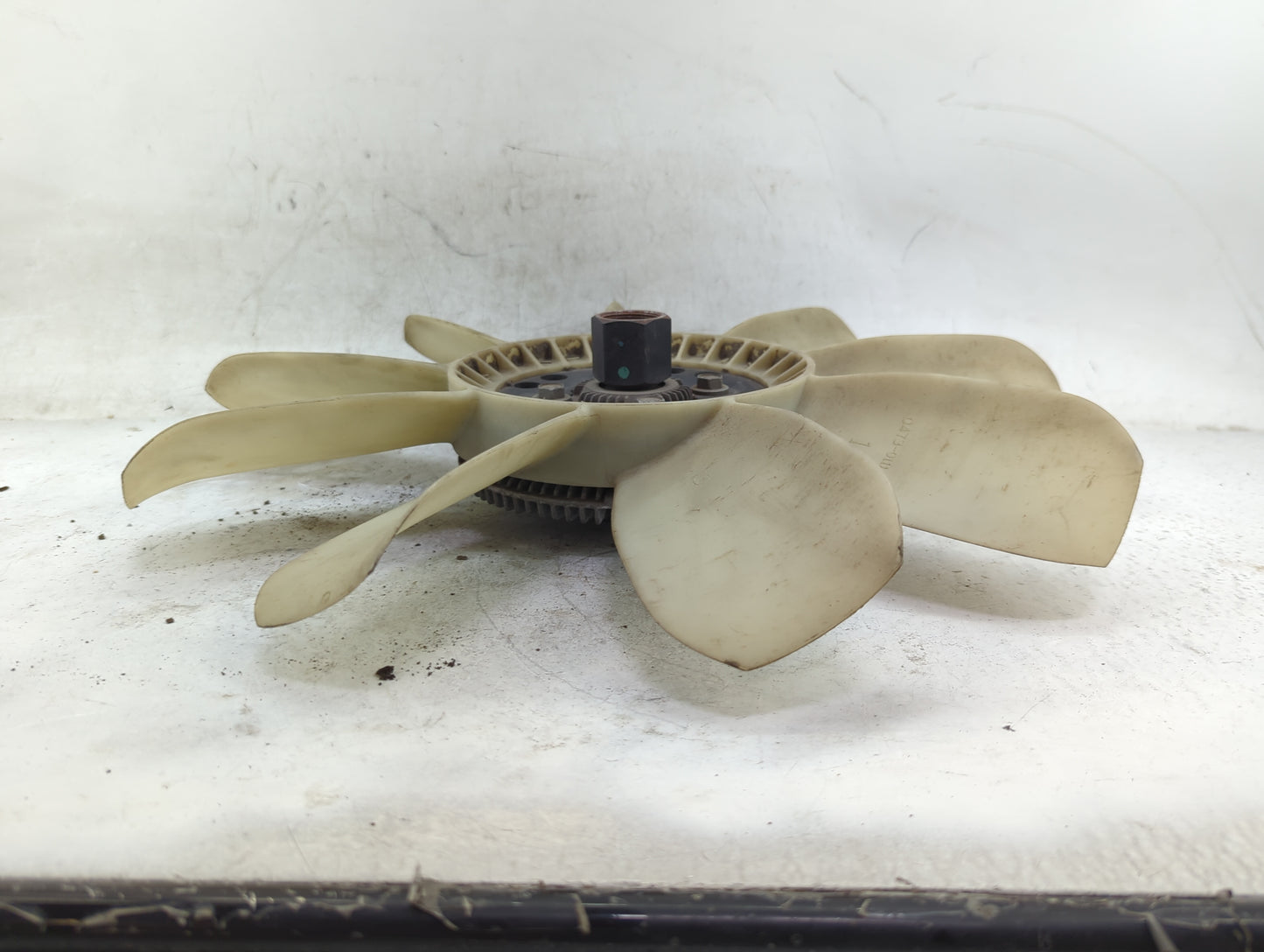 1999-2004 Chevrolet Silverado 1500 Radiator Cooling Fan Clutch 1460757 - Oemusedautoparts1.com
