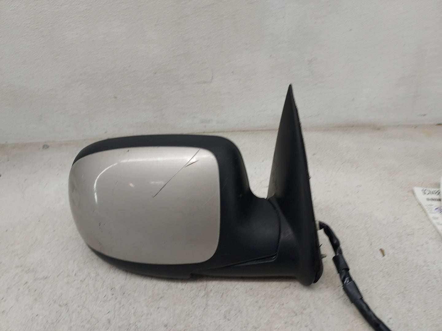 2004 Chevrolet Silverado 1500 Passenger Side View Mirror - Right Door Mirror OEM Used - Oemusedautoparts1.com