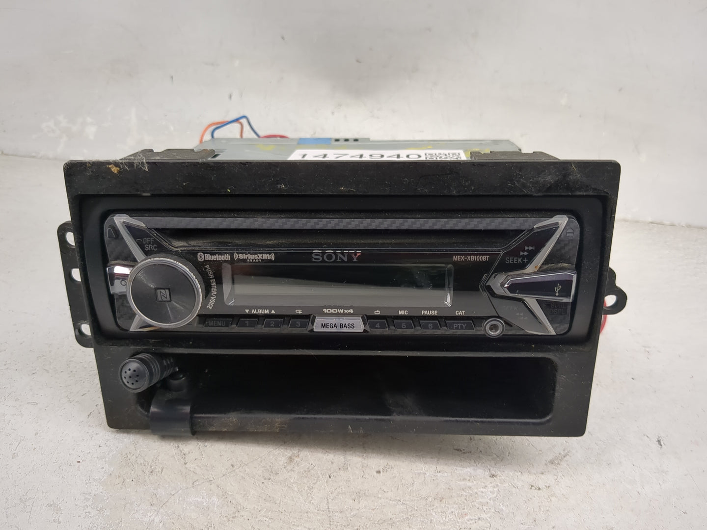 2004 Chevrolet Silverado 1500 Radio AM FM Cd Player Receiver Replacement P/N:MEX-XB100BT Fits OEM Used Auto Parts - Oemuseda