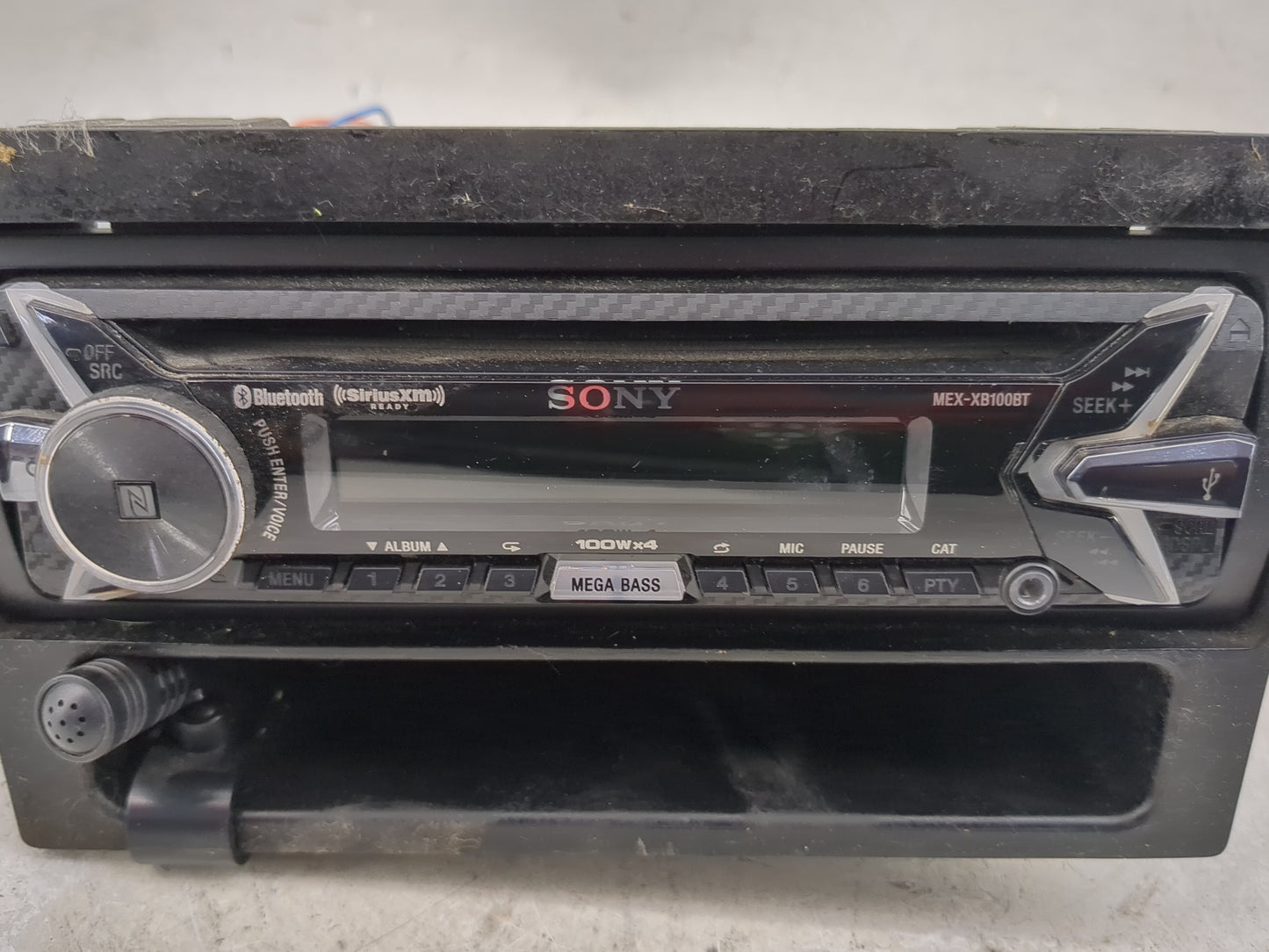 2004 Chevrolet Silverado 1500 Radio AM FM Cd Player Receiver Replacement P/N:MEX-XB100BT Fits OEM Used Auto Parts - Oemuseda