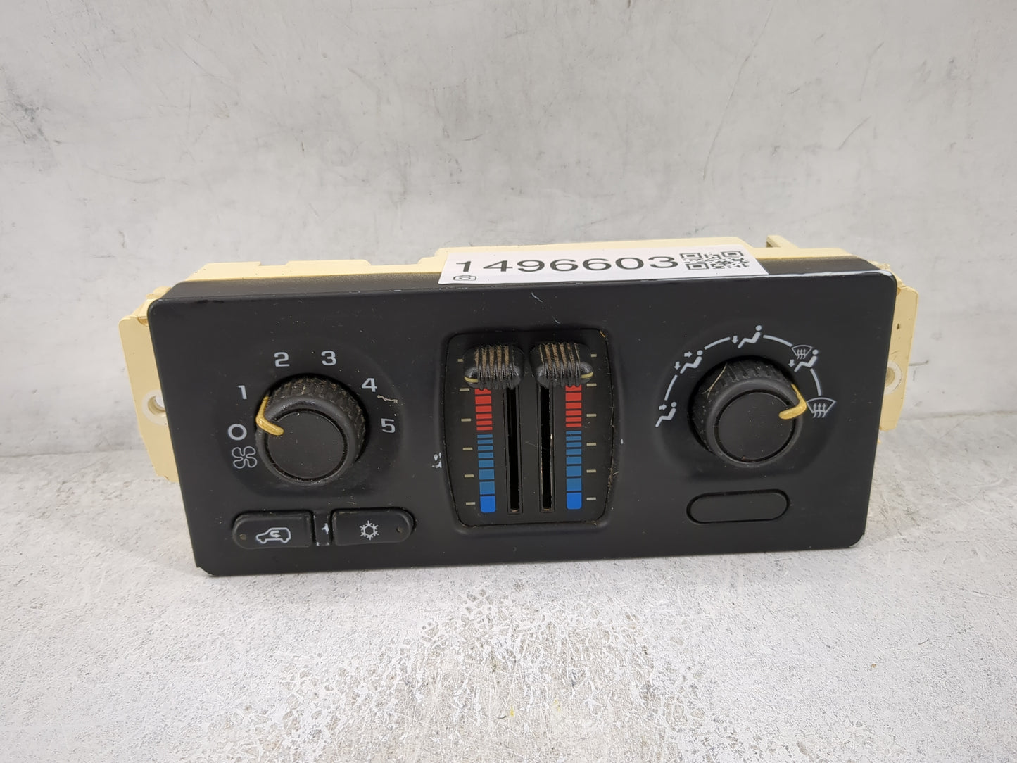 2003-2004 Chevrolet Silverado 1500 Climate Control Module Temperature AC/Heater Replacement P/N:15136888 Fits Fits 2003 2004