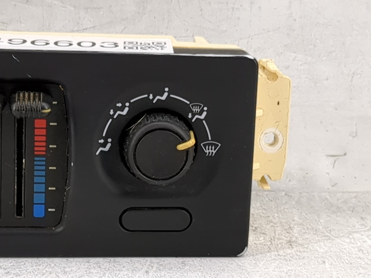 2003-2004 Chevrolet Silverado 1500 Climate Control Module Temperature AC/Heater Replacement P/N:15136888 Fits Fits 2003 2004