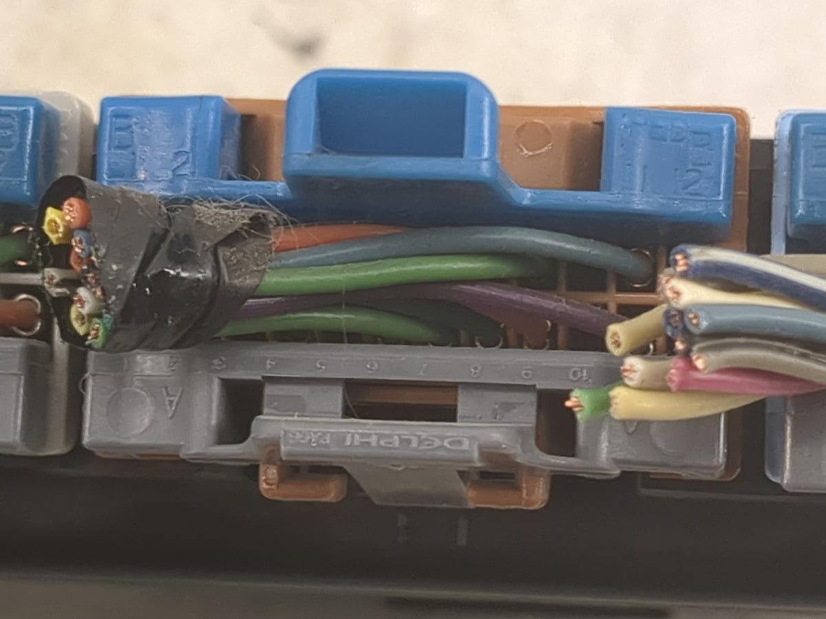 2003-2007 Chevrolet Silverado 1500 Body Control Module Bcm 1517102 - Oemusedautoparts1.com
