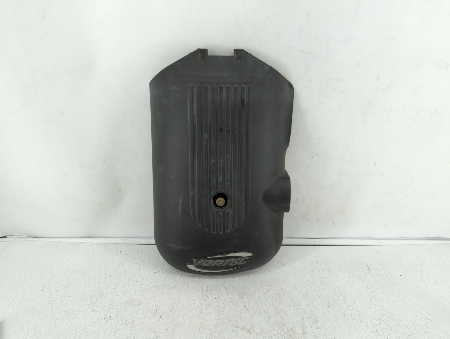 2004 Chevrolet Silverado 1500 Engine Cover - Oemusedautoparts1.com