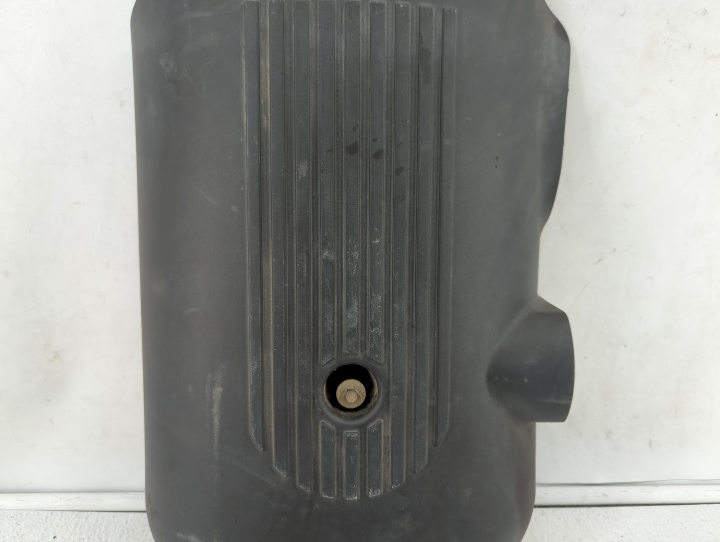 2004 Chevrolet Silverado 1500 Engine Cover - Oemusedautoparts1.com