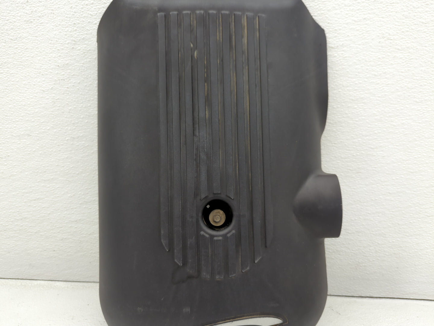 2004 Chevrolet Silverado 1500 Engine Cover - Oemusedautoparts1.com