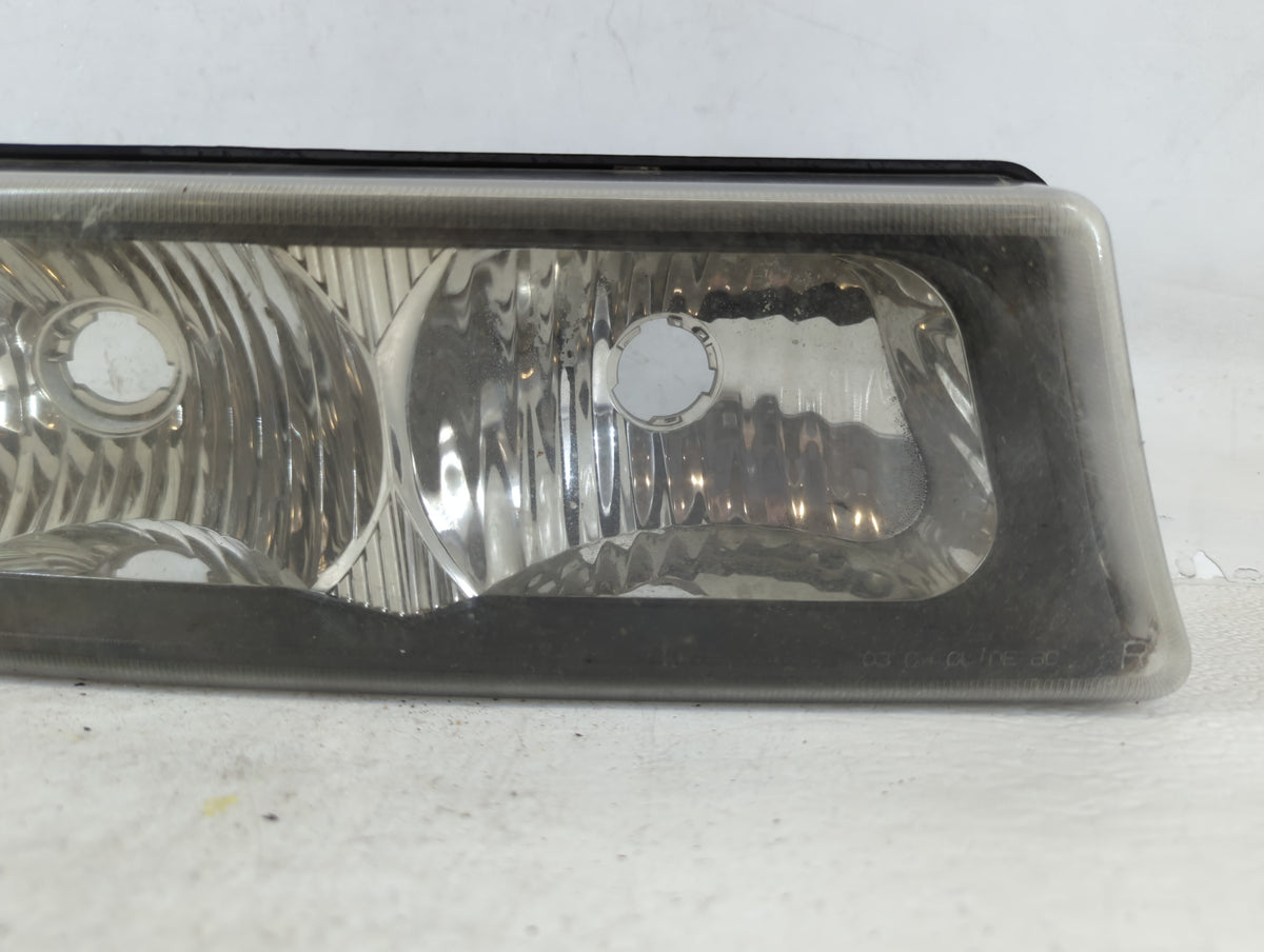 2004 Chevrolet Silverado 1500 Right Turn Signal - Oemusedautoparts1.com