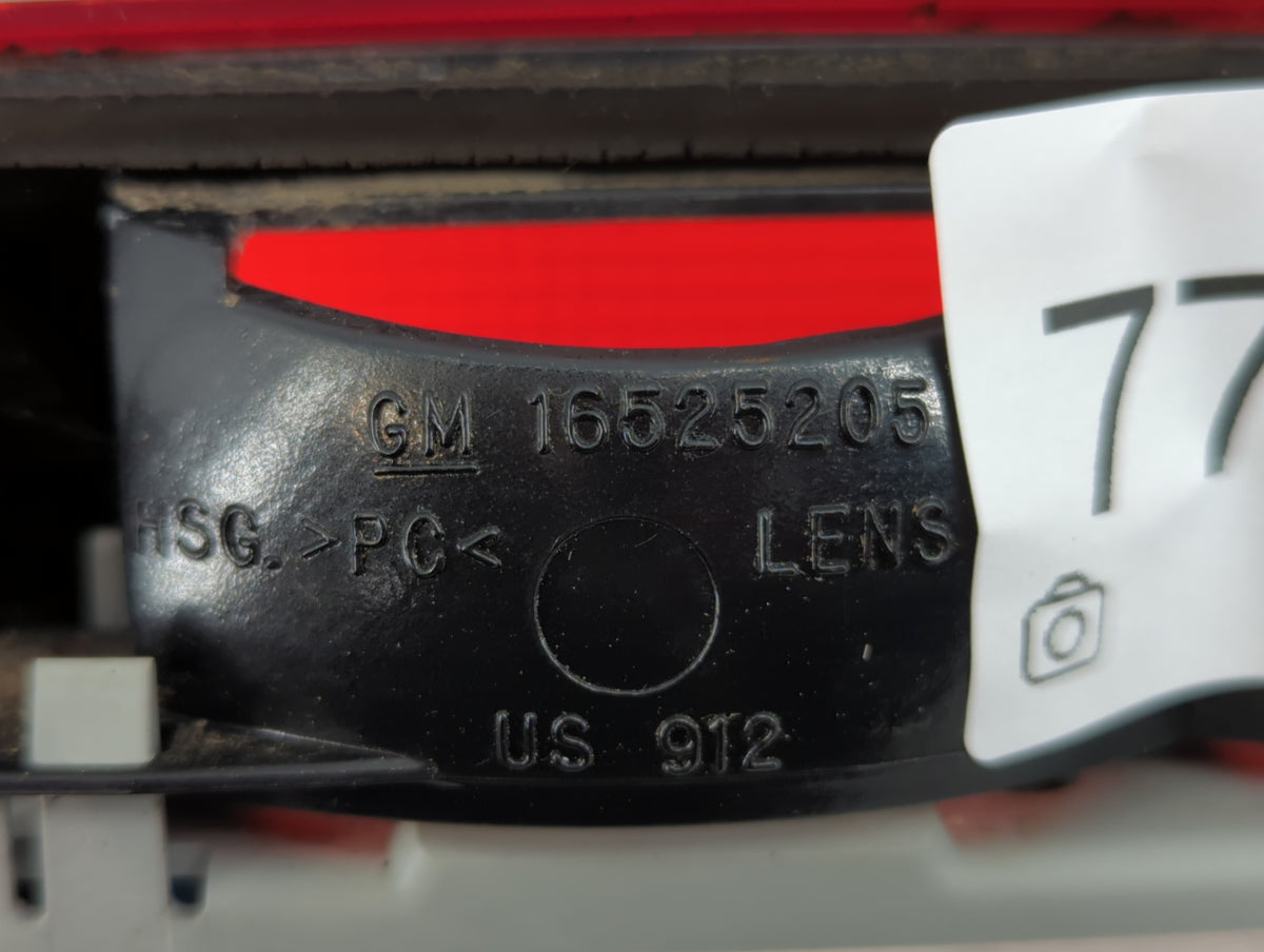 2004 Chevrolet Silverado 1500 High Mounted Stop Third Brake Light Lamp - Oemusedautoparts1.com