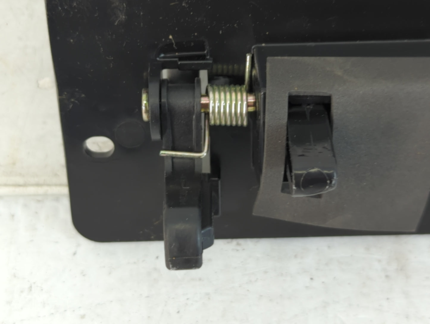 2004 Chevrolet Silverado 1500 Exterior Door Handle Black - Oemusedautoparts1.com