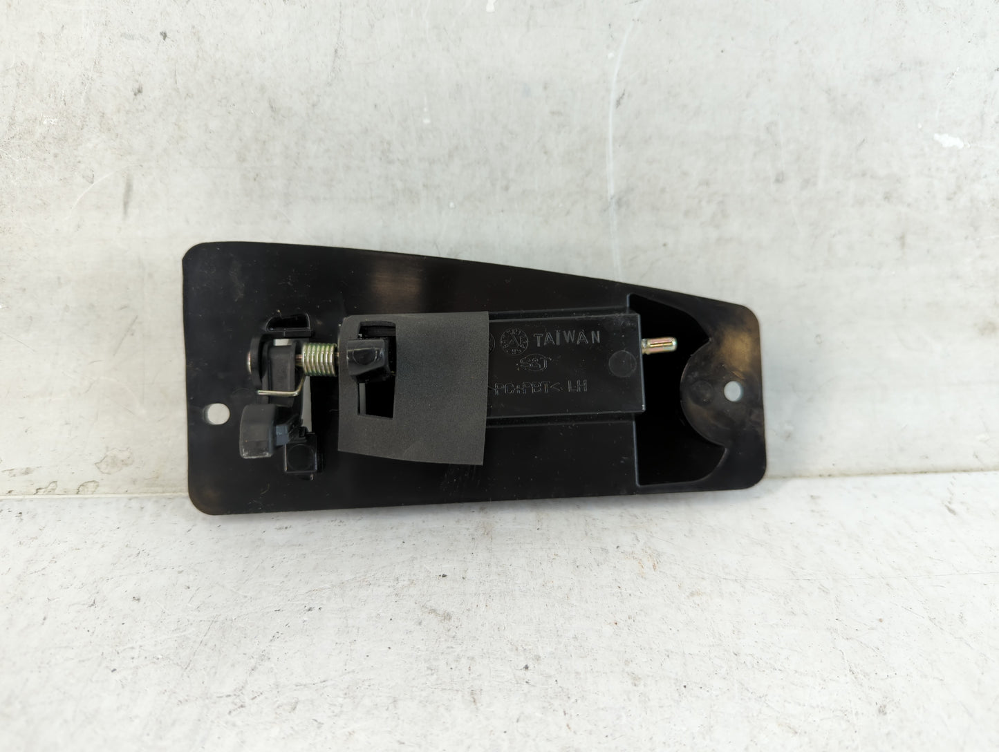2004 Chevrolet Silverado 1500 Exterior Door Handle Black - Oemusedautoparts1.com