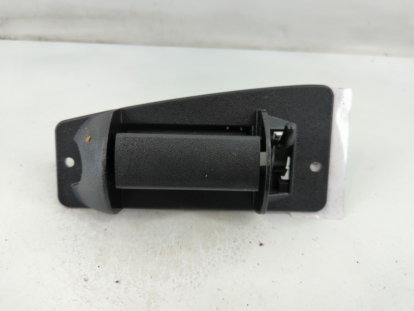 2004 Chevrolet Silverado 1500 Drivers Side Inside Front Door Handle Oem - Oemusedautoparts1.com