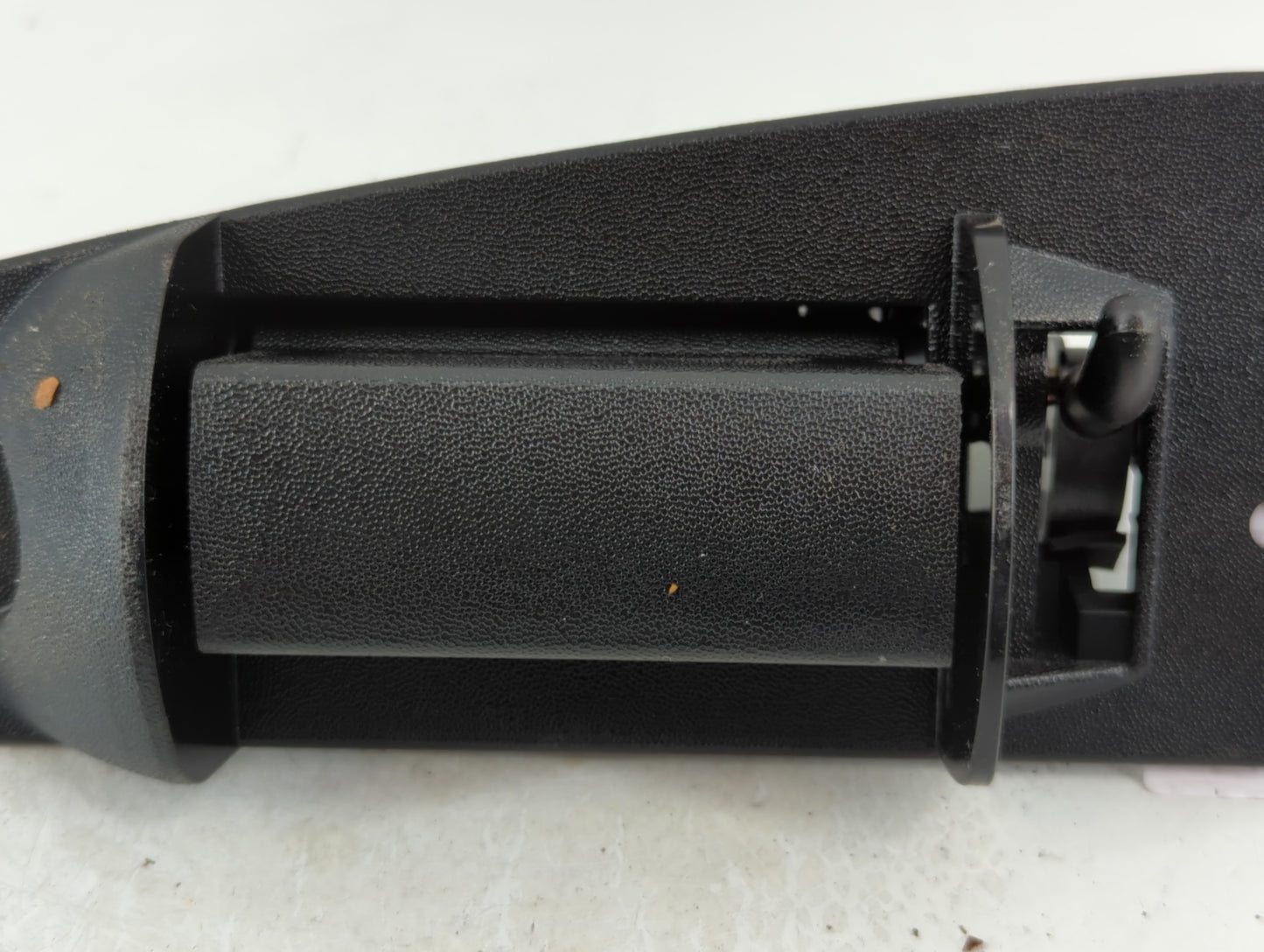 2004 Chevrolet Silverado 1500 Drivers Side Inside Front Door Handle Oem - Oemusedautoparts1.com