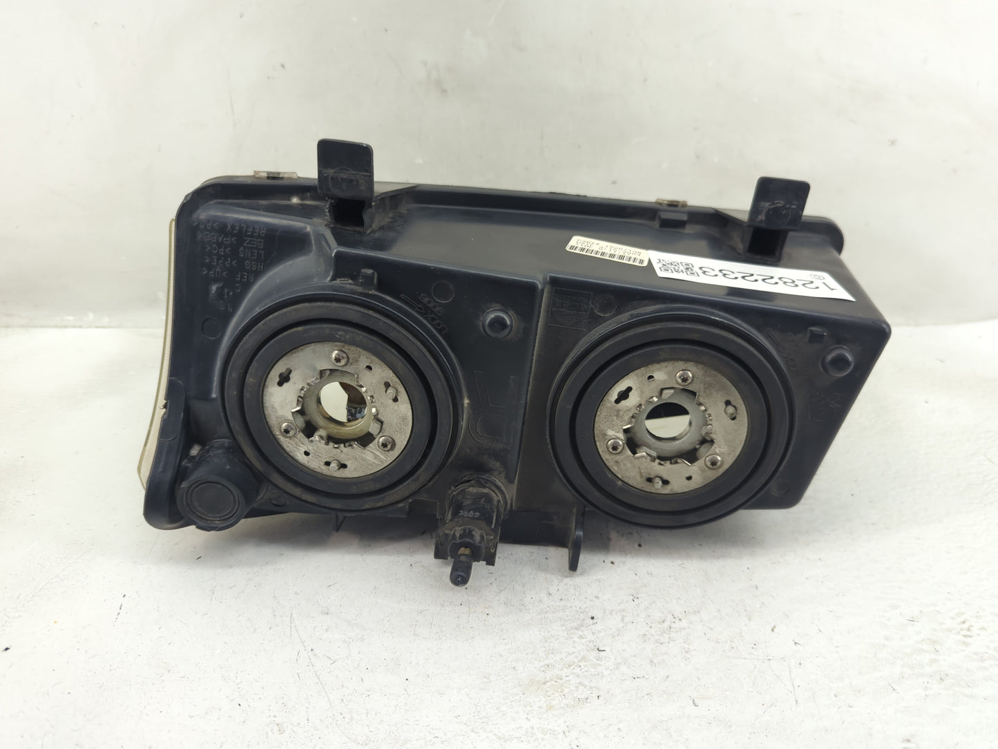 2003 Silverado 2500 Passenger Right Oem Head Light Headlight Lamp - Oemusedautoparts1.com