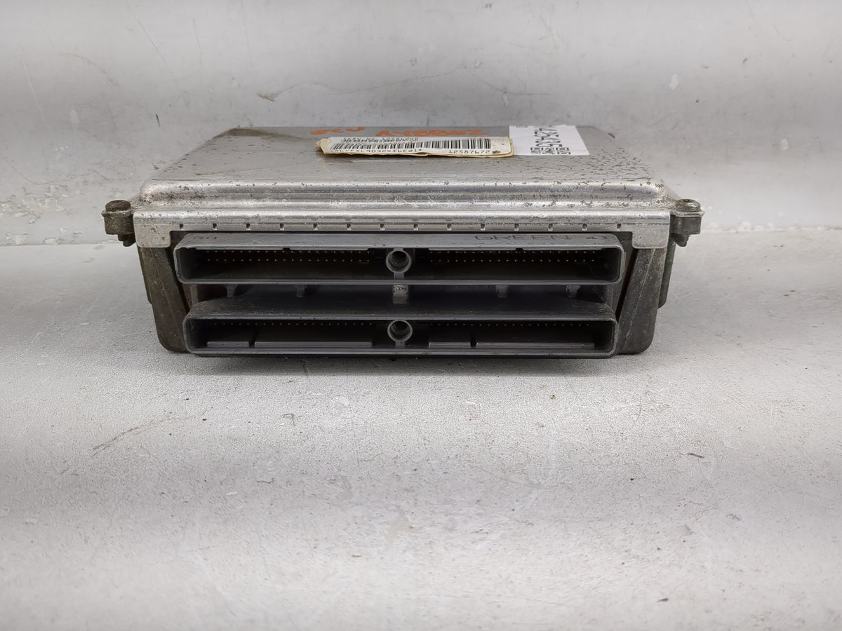 2004 Chevrolet Silverado 2500 PCM Engine Control Computer ECU ECM PCU OEM P/N:12586242 12583360, 12587672 Fits OEM Used Auto