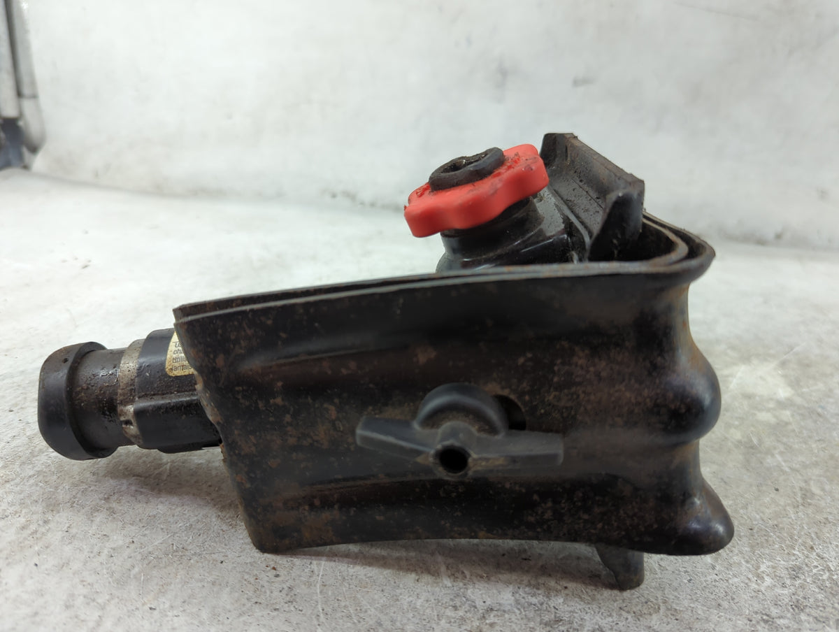 2004 Chevrolet Silverado 2500 Spare Scissor Car Jack - Oemusedautoparts1.com