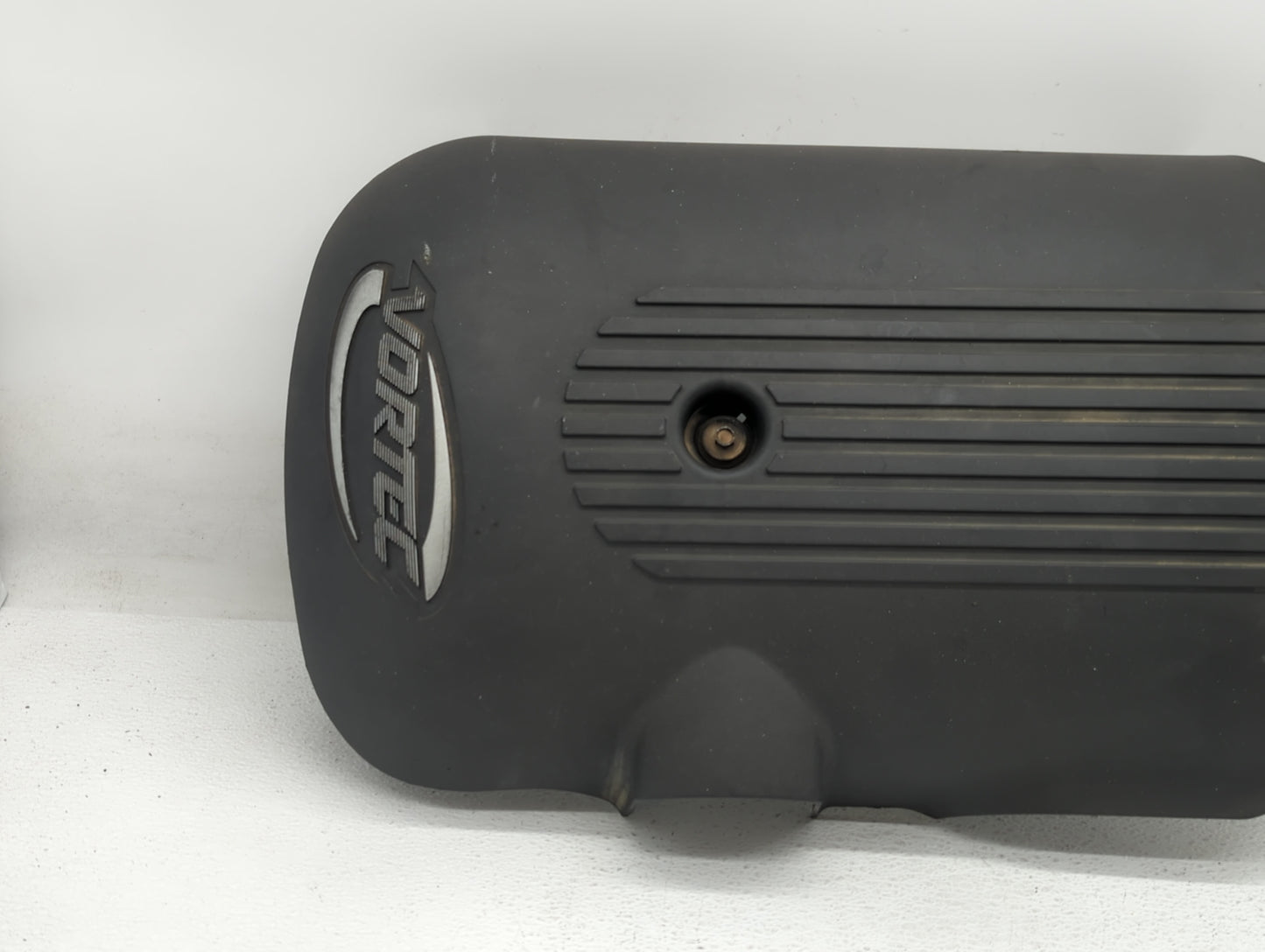 2004 Chevrolet Silverado 2500 Engine Cover - Oemusedautoparts1.com