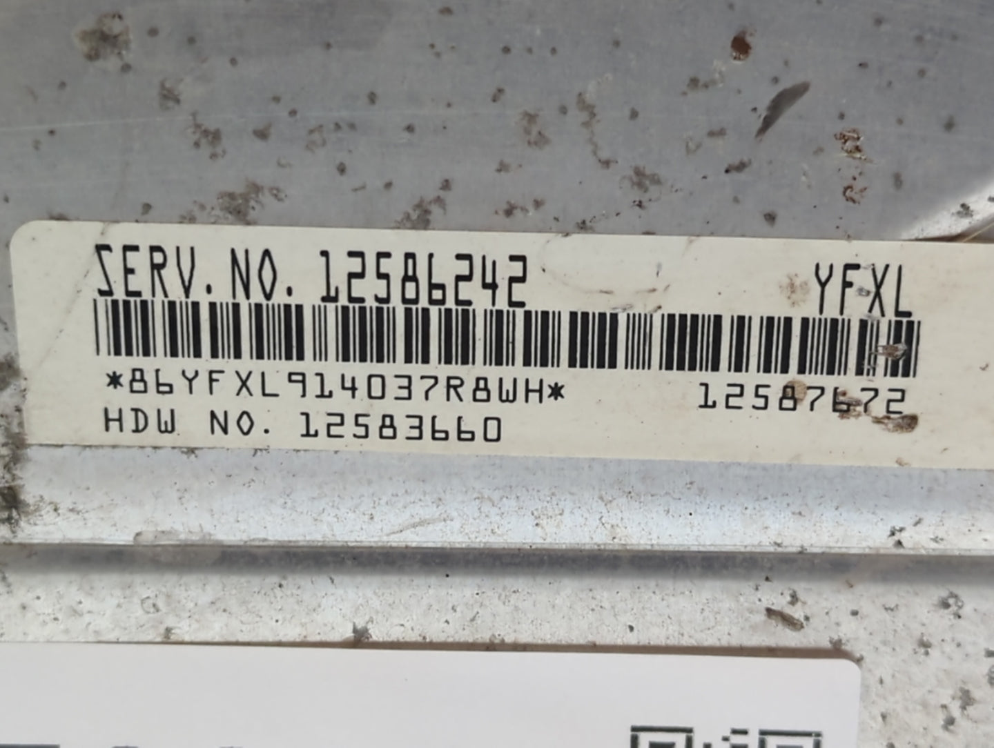 2003-2004 Chevrolet Silverado 2500 PCM Engine Control Computer ECU ECM PCU OEM P/N:126583660 12586242 Fits OEM Used Auto Par