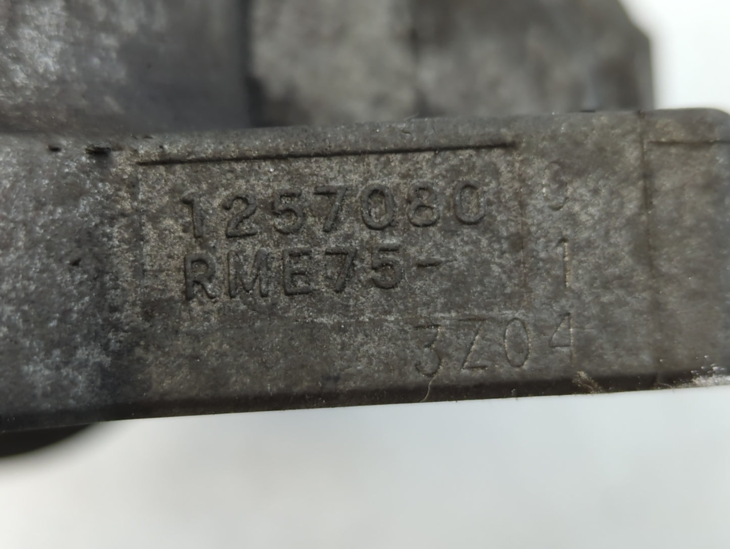 2003-2004 Chevrolet Silverado 2500 Throttle Body P/N:1257080 Fits Fits 2003 2004 2005 2006 2007 OEM Used Auto Parts - Oemuse