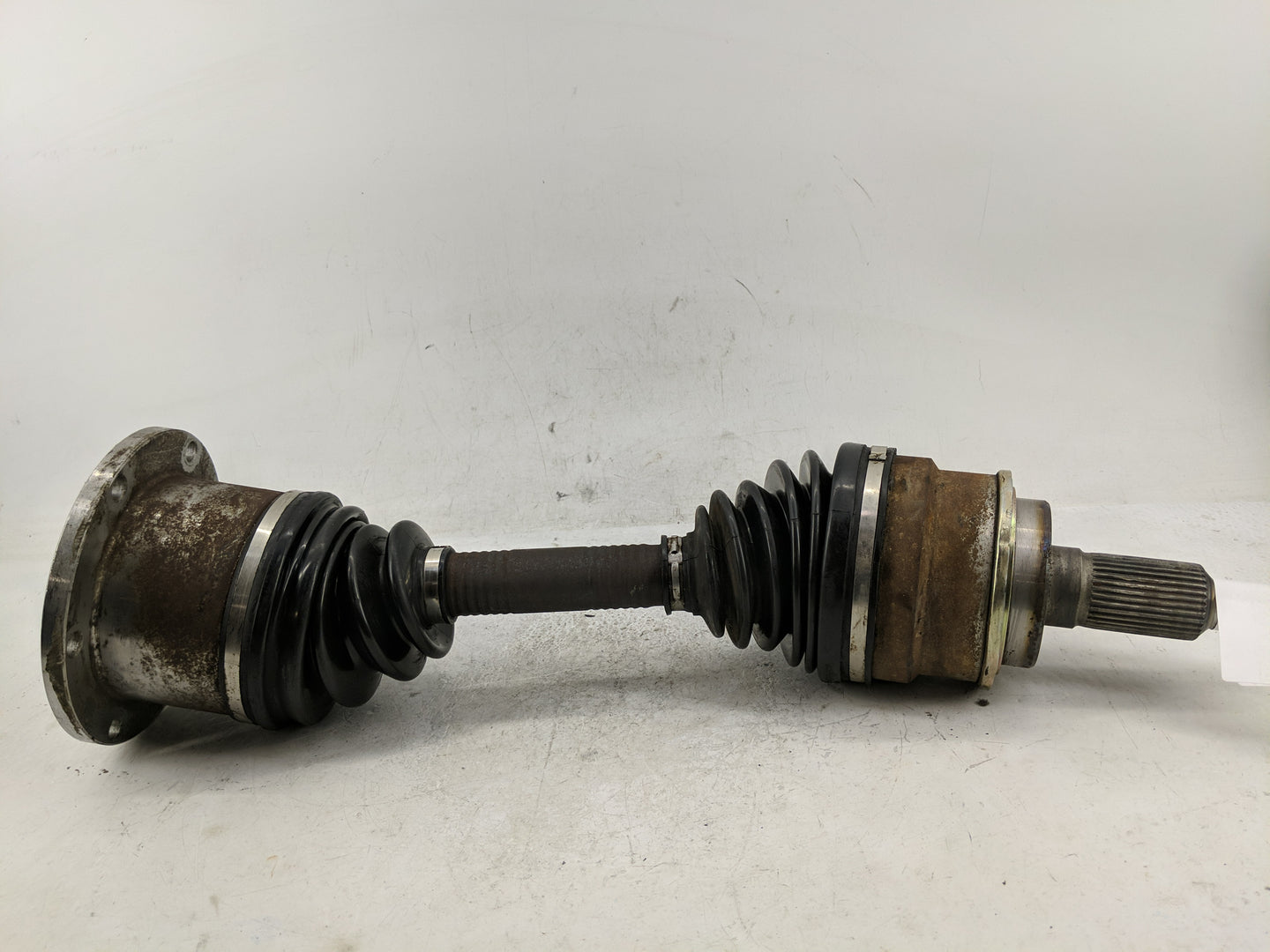 2001-2006 Chevrolet Silverado 3500 Axle Shaft Front Driver Cv C/v - Oemusedautoparts1.com