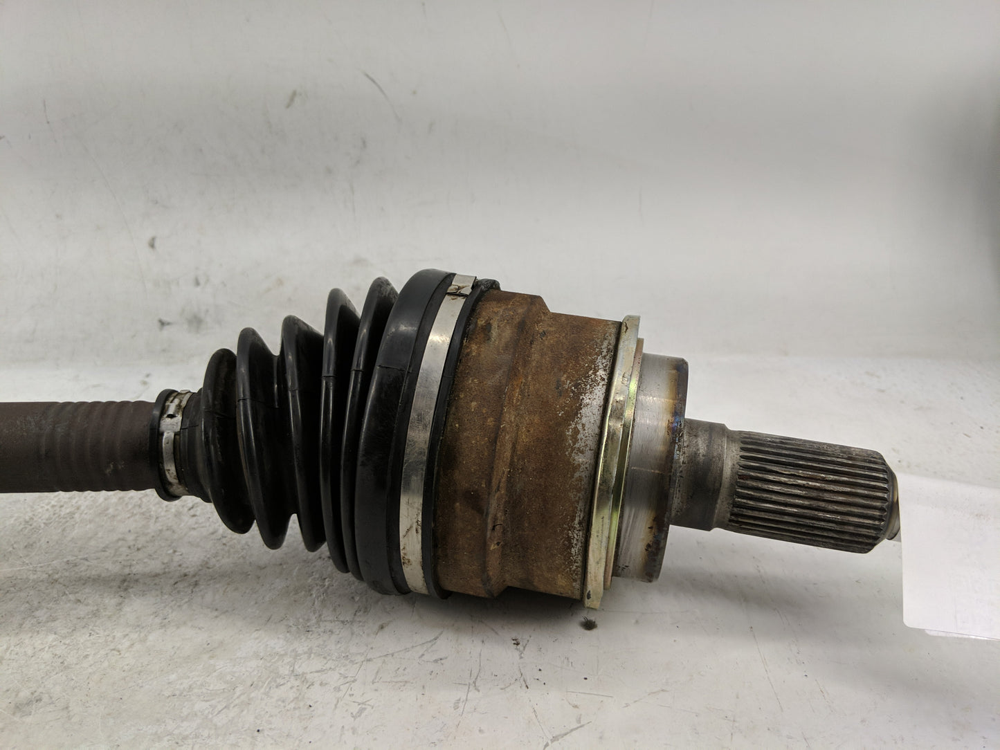 2001-2006 Chevrolet Silverado 3500 Axle Shaft Front Driver Cv C/v - Oemusedautoparts1.com