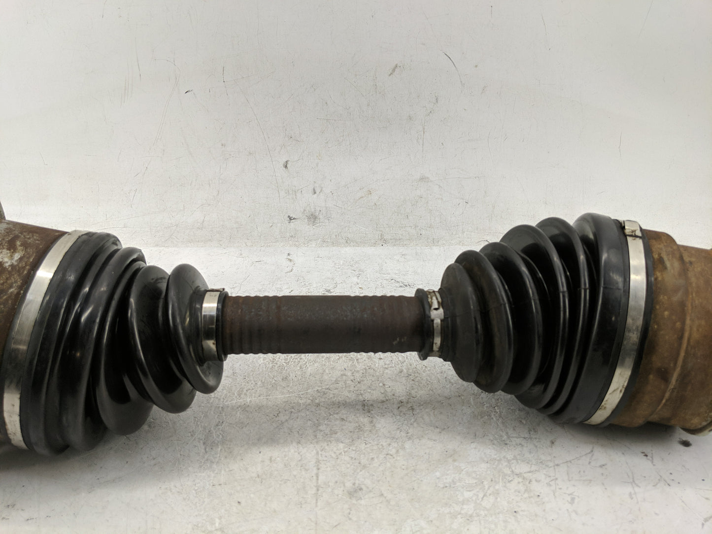 2001-2006 Chevrolet Silverado 3500 Axle Shaft Front Driver Cv C/v - Oemusedautoparts1.com