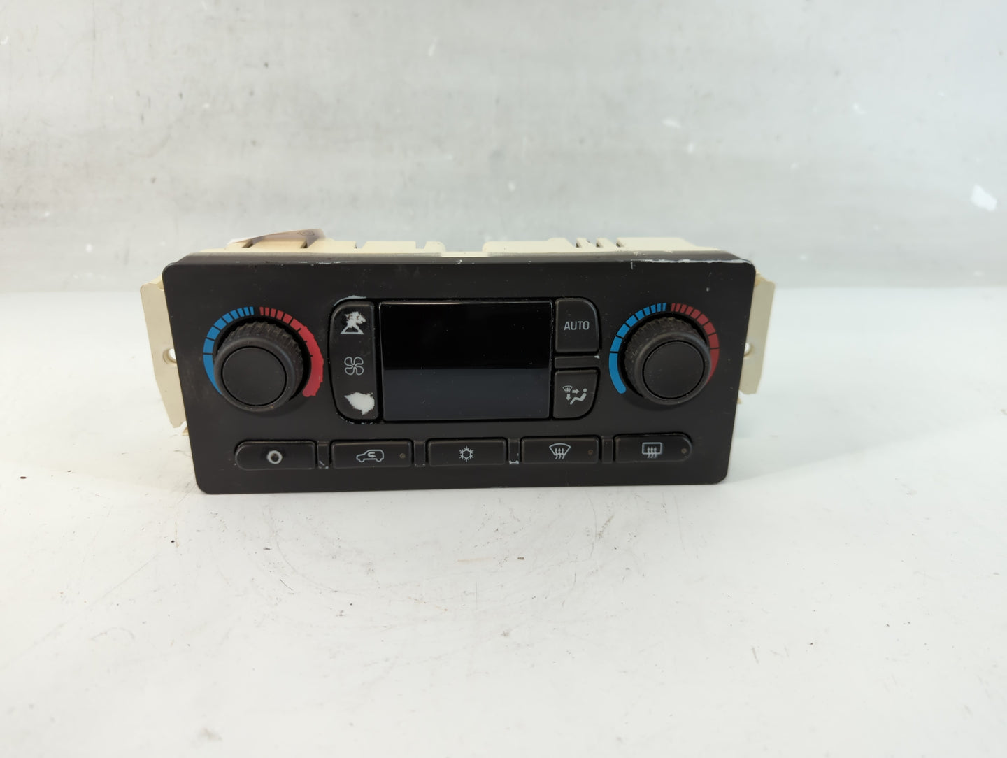 2004-2005 Chevrolet Suburban 1500 Radio AM FM Cd Player Receiver Replacement P/N:15107730 Fits Fits 2003 2004 2005 2006 2007