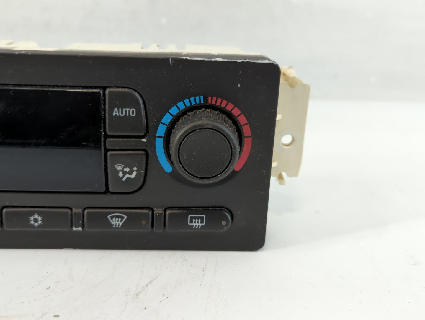 2004-2005 Chevrolet Suburban 1500 Radio AM FM Cd Player Receiver Replacement P/N:15107730 Fits Fits 2003 2004 2005 2006 2007