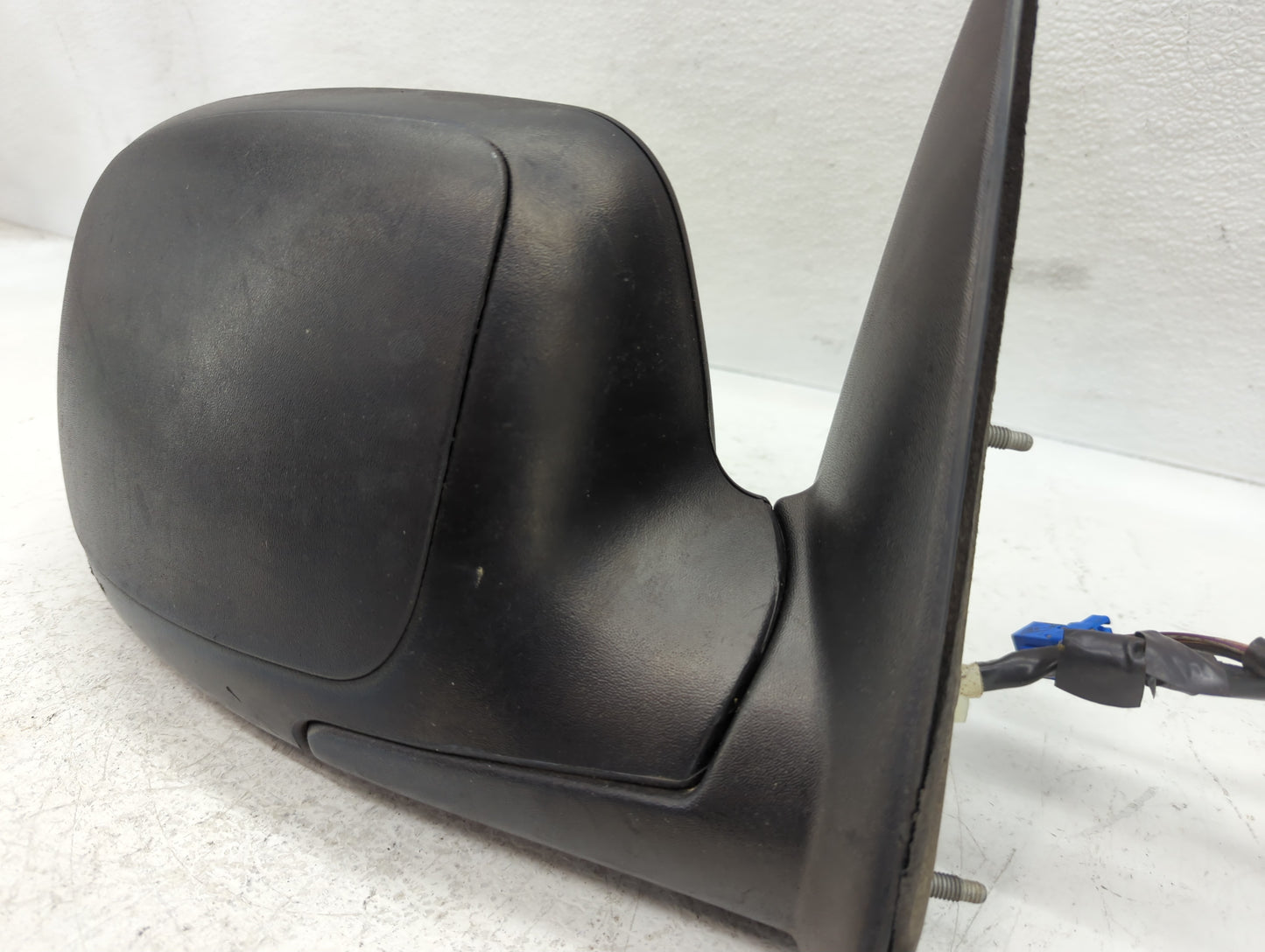 2003-2006 Chevrolet Suburban 1500 Passenger Side View Mirror - Right Door Mirror OEM Used - Oemusedautoparts1.com