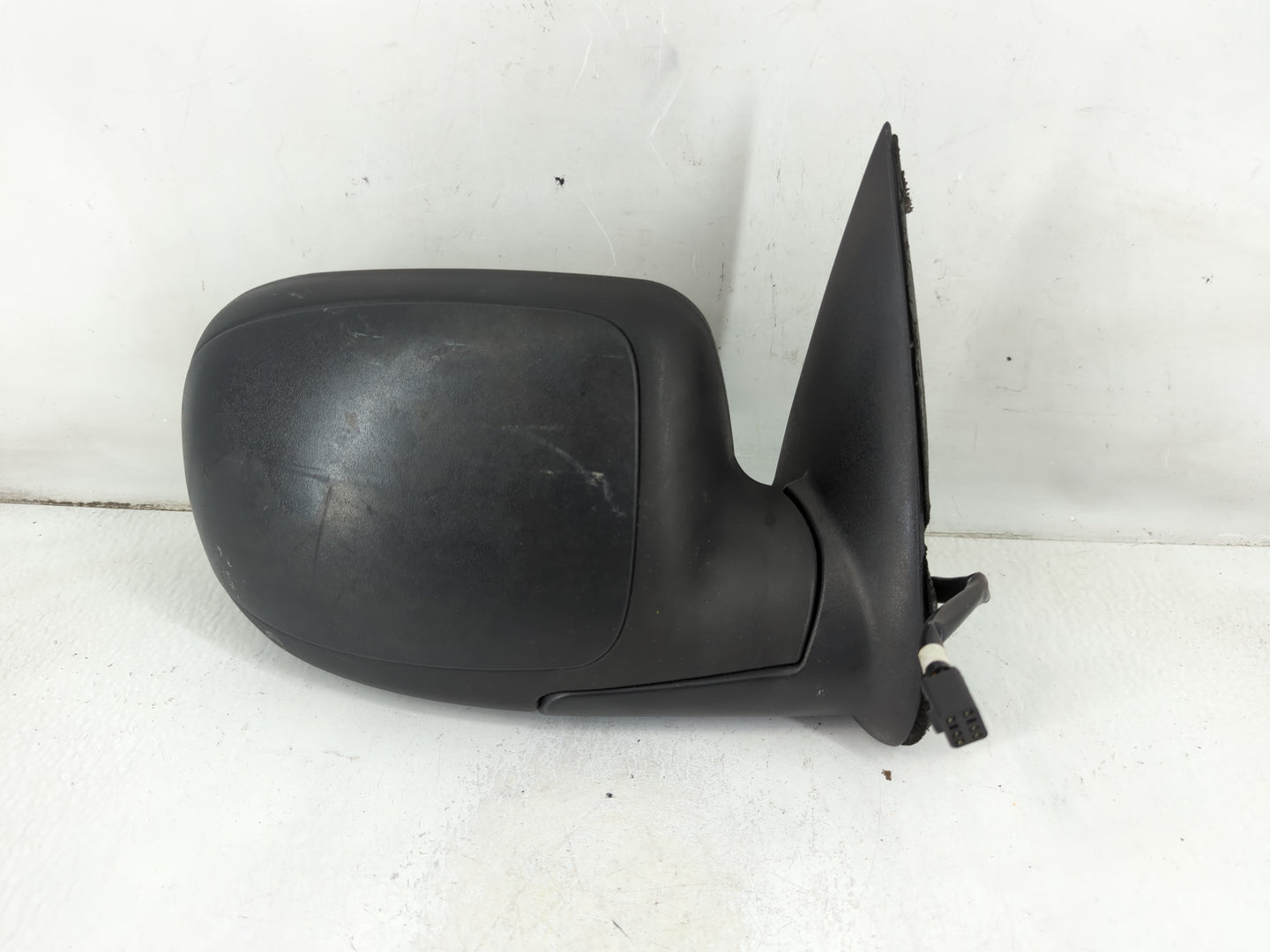 2003-2006 Chevrolet Suburban 1500 Passenger Side View Mirror - Right Door Mirror OEM Used - Oemusedautoparts1.com