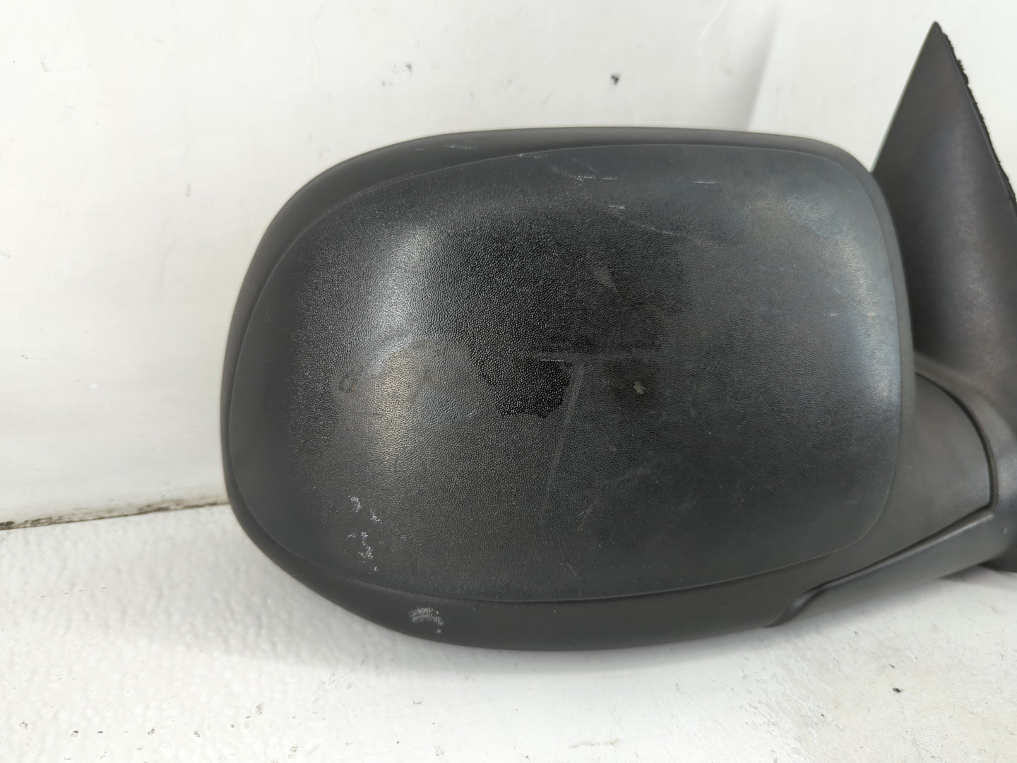 2003-2006 Chevrolet Suburban 1500 Passenger Side View Mirror - Right Door Mirror OEM Used - Oemusedautoparts1.com