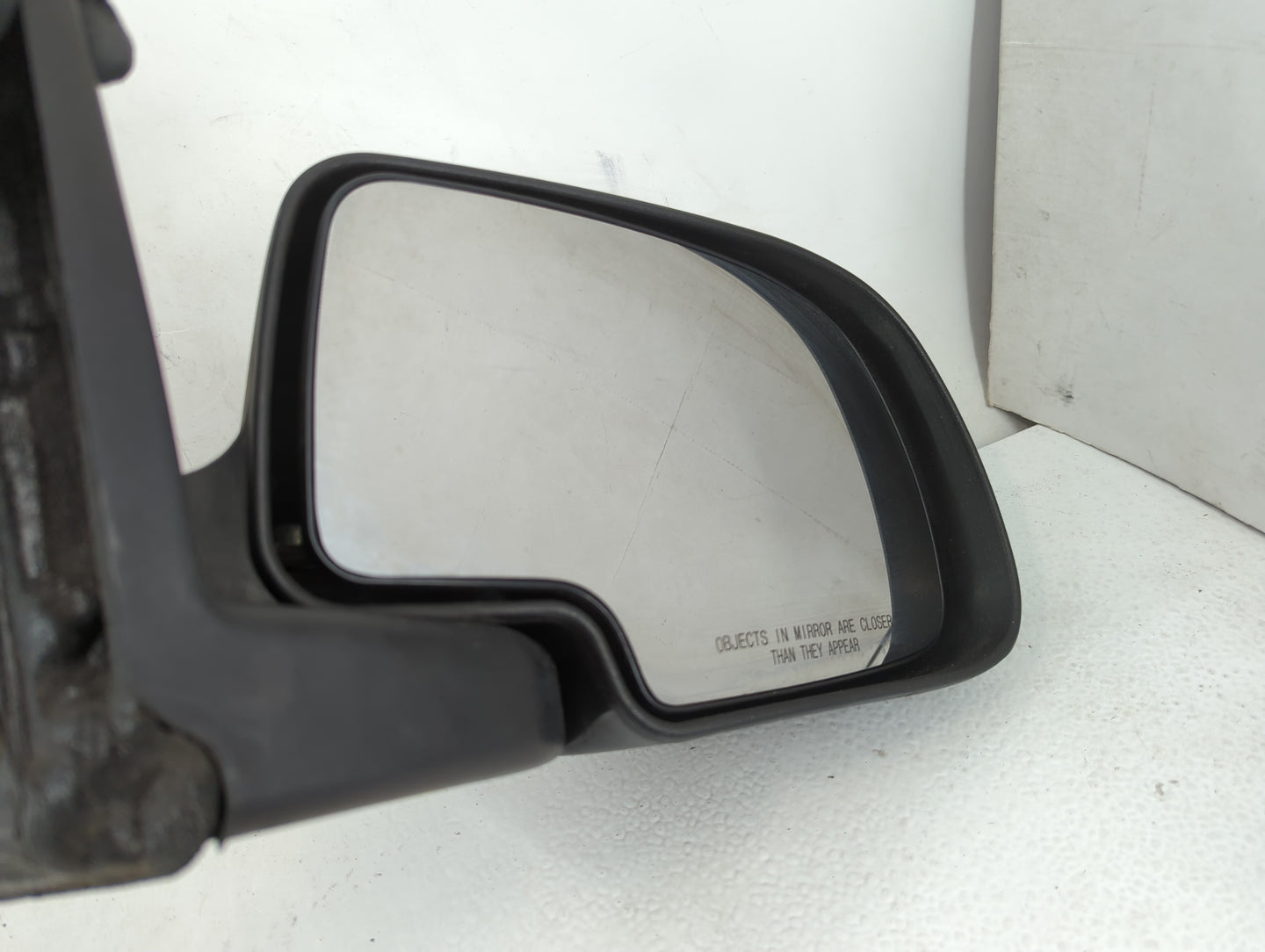 2003-2006 Chevrolet Suburban 1500 Passenger Side View Mirror - Right Door Mirror OEM Used - Oemusedautoparts1.com