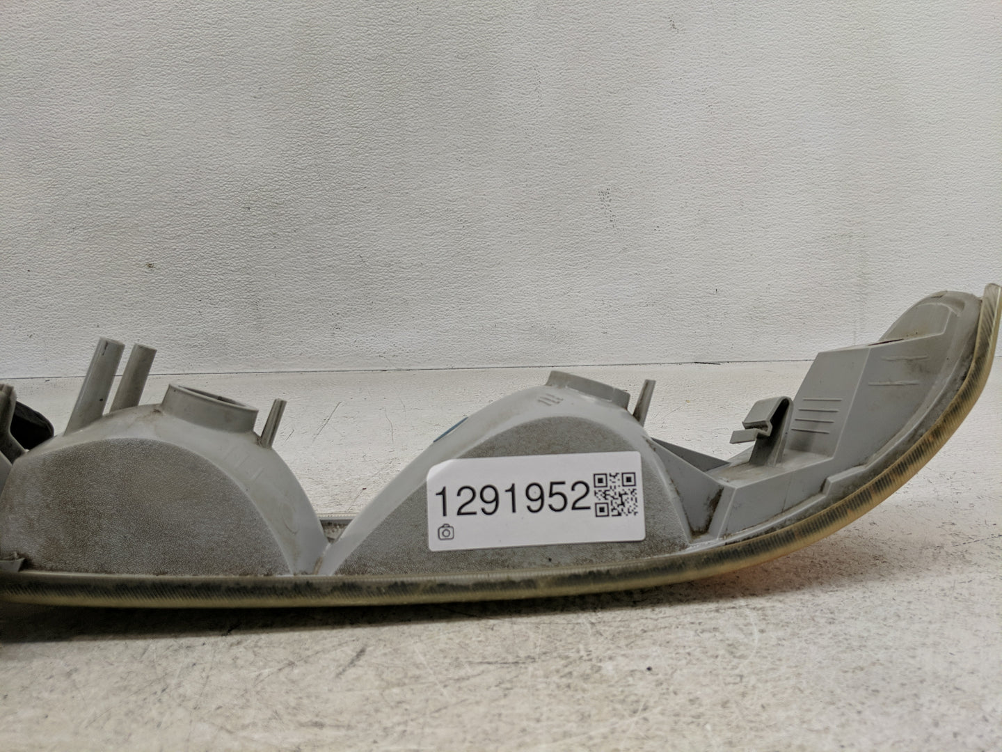 2000-2006 Chevrolet Suburban 1500 Driver Left Oem Front Light Lamp - Oemusedautoparts1.com