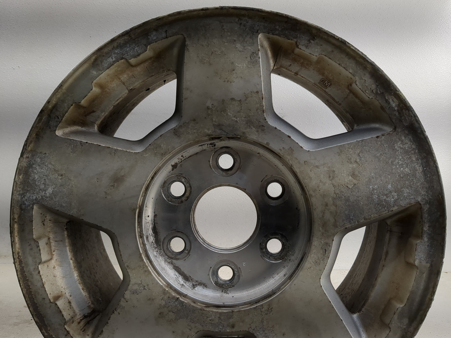 2004-2006 Chevrolet Suburban 1500 Oem Wheel Rim 1323700 - Oemusedautoparts1.com