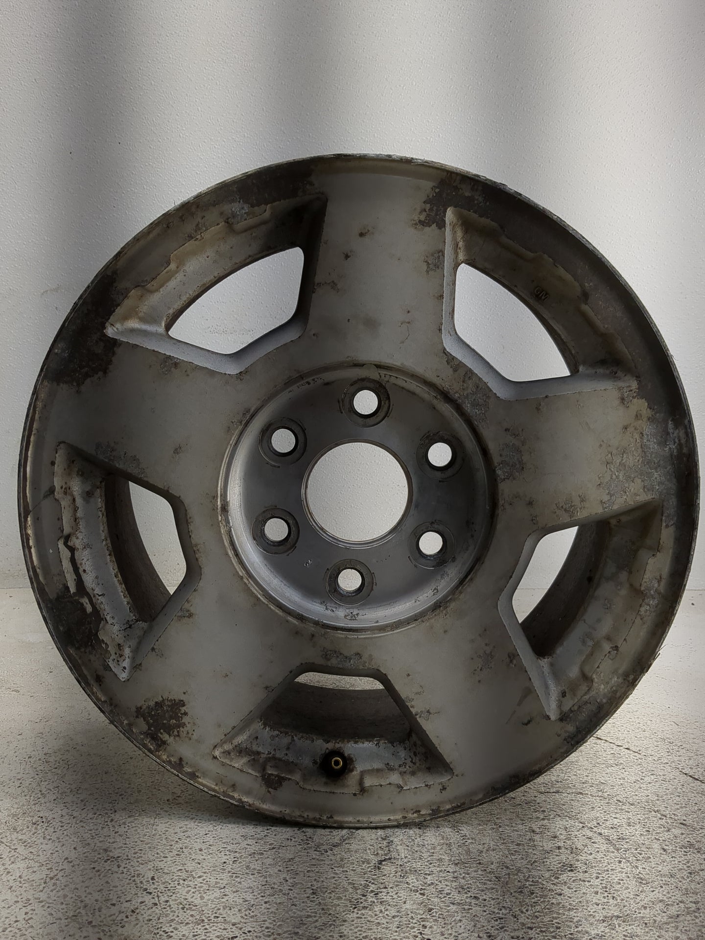 2004-2006 Chevrolet Suburban 1500 Oem Wheel Rim - Oemusedautoparts1.com