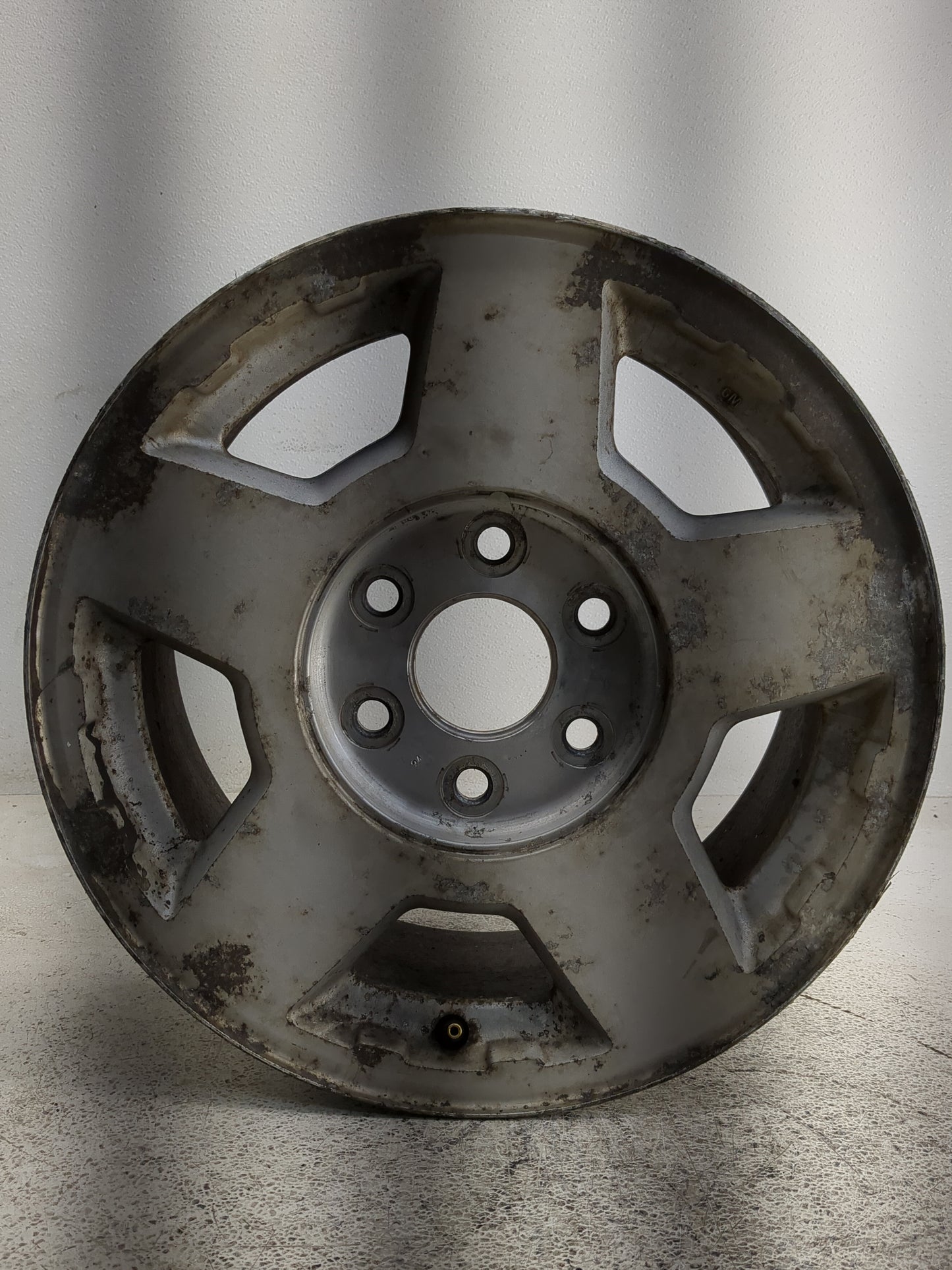 2004-2006 Chevrolet Suburban 1500 Oem Wheel Rim - Oemusedautoparts1.com