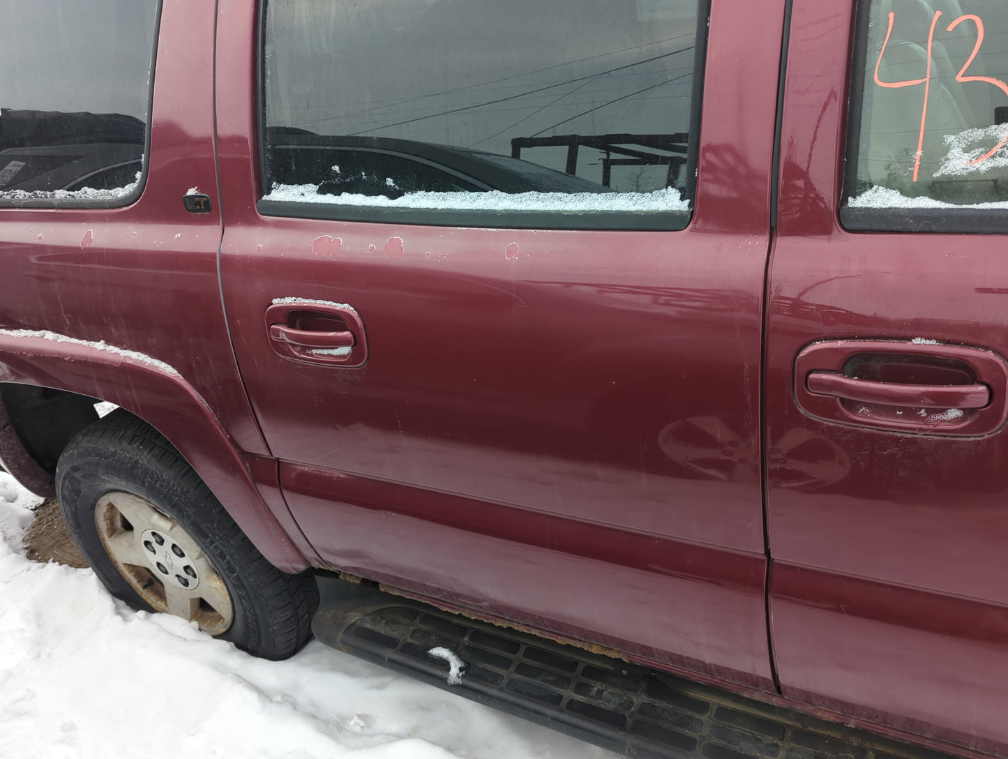 2000-2006 Chevrolet Suburban 1500 Passenger Rear Door Oem 1354487 - Oemusedautoparts1.com
