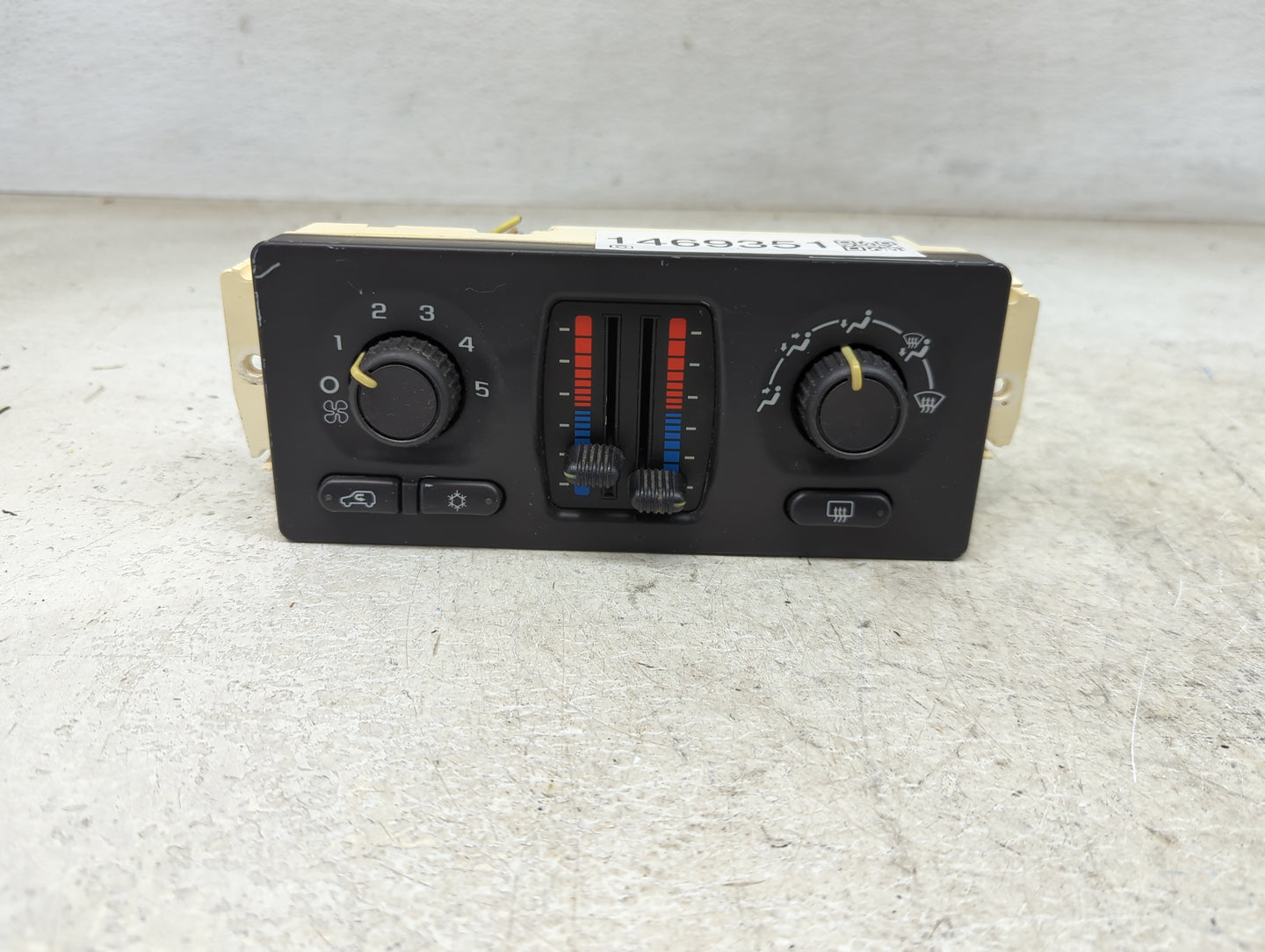 2003-2004 Chevrolet Suburban 1500 Climate Control Module Temperature AC/Heater Replacement P/N:15136889 Fits Fits 2003 2004 