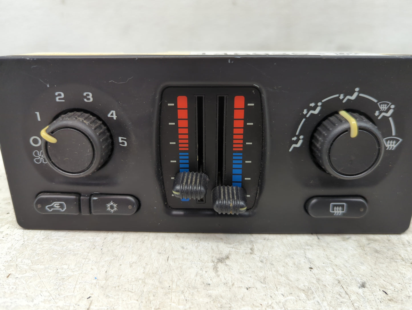 2003-2004 Chevrolet Suburban 1500 Climate Control Module Temperature AC/Heater Replacement P/N:15136889 Fits Fits 2003 2004 