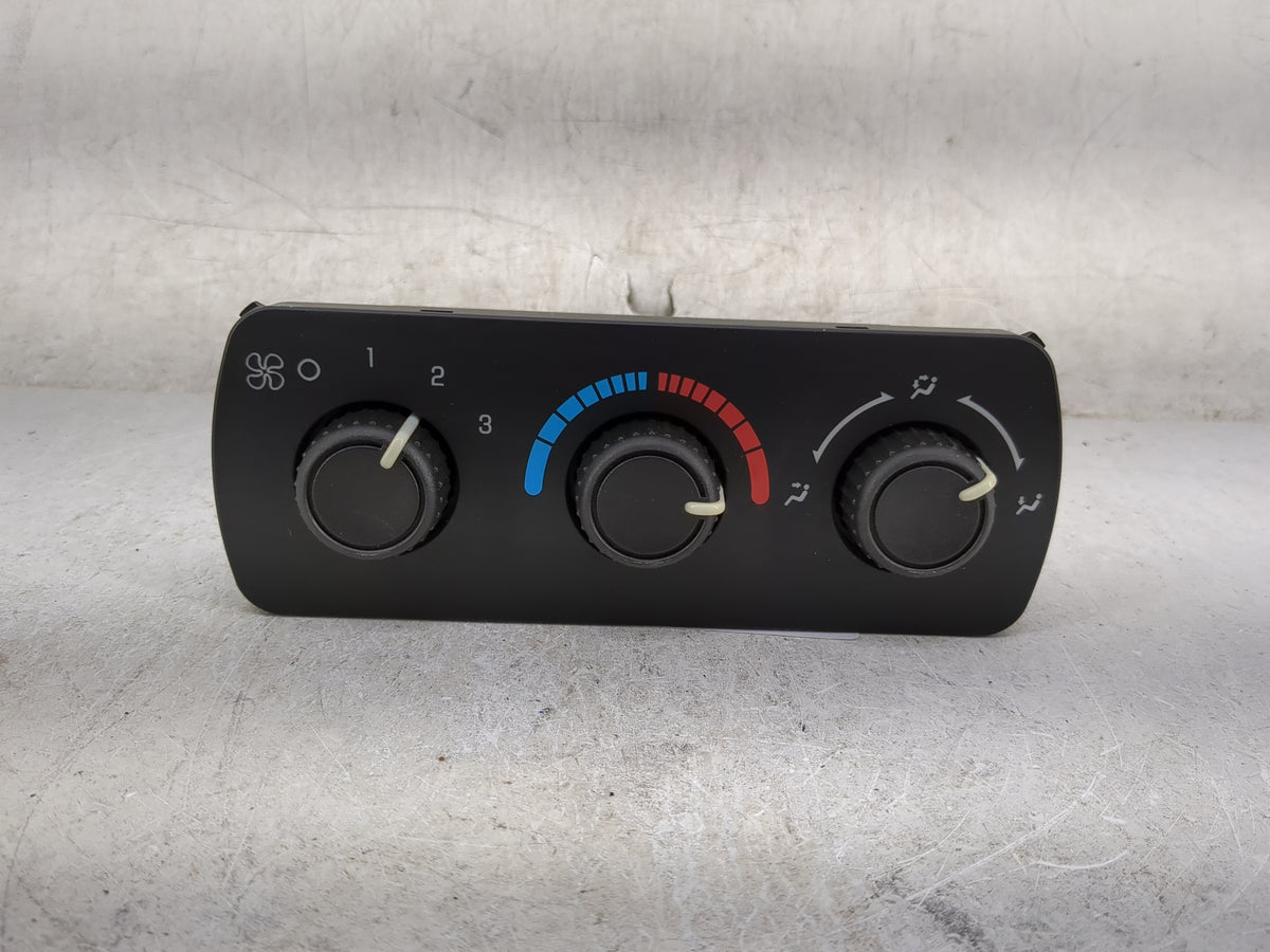 2003-2006 Chevrolet Suburban 1500 Climate Control Module Temperature AC/Heater Replacement P/N:15112018 Fits OEM Used Auto P