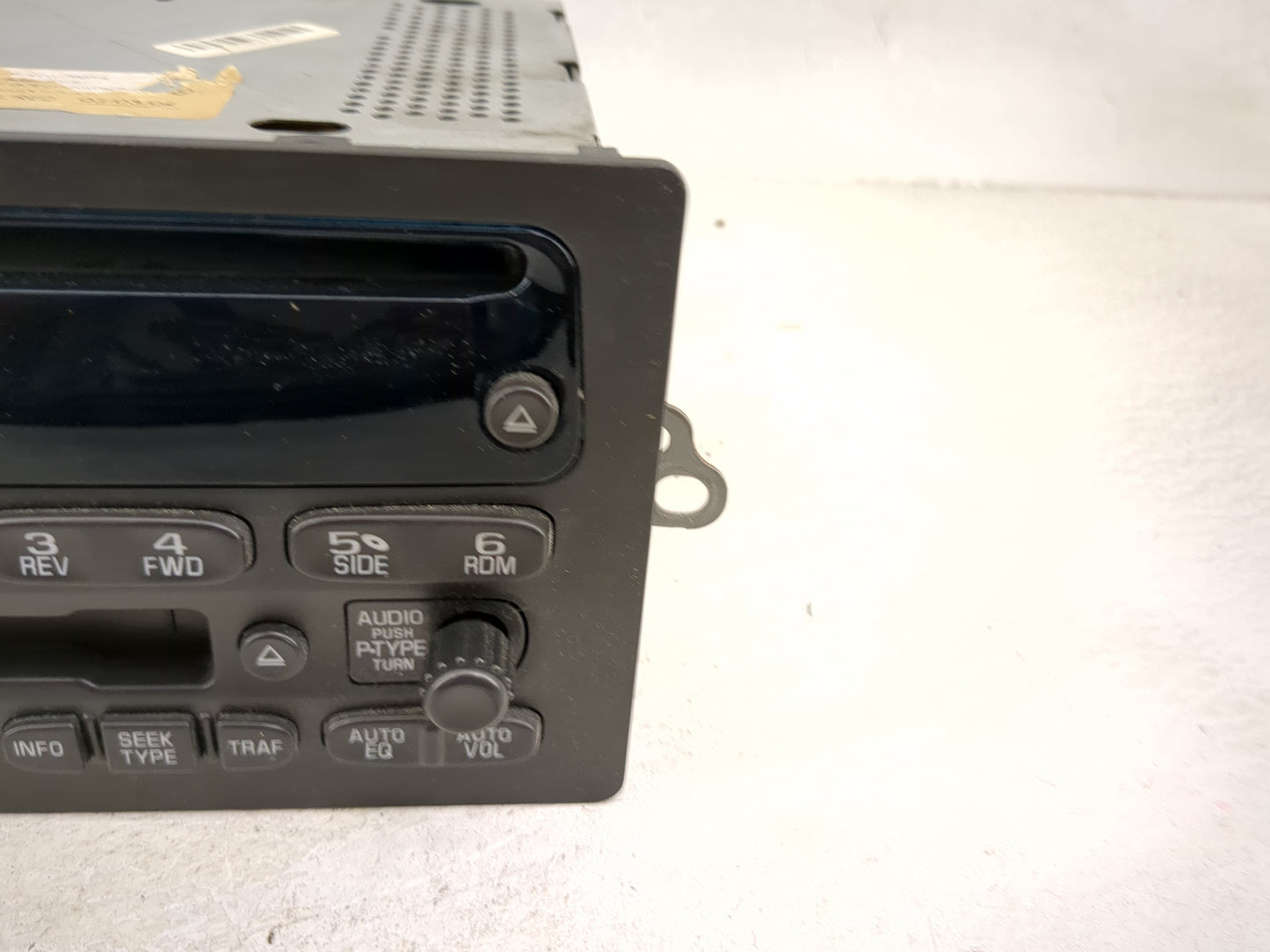 2003-2005 Chevrolet Suburban 1500 Radio AM FM Cd Player Receiver Replacement P/N:15138489 Fits Fits 2003 2004 2005 OEM Used 