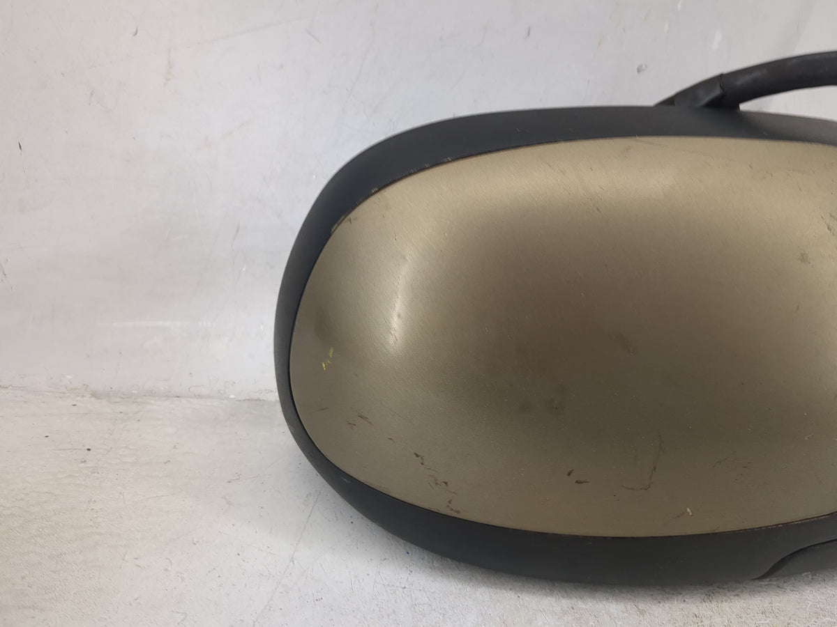 2003-2006 Chevrolet Suburban 1500 Passenger Side View Mirror - Right Door Mirror OEM Used - Oemusedautoparts1.com