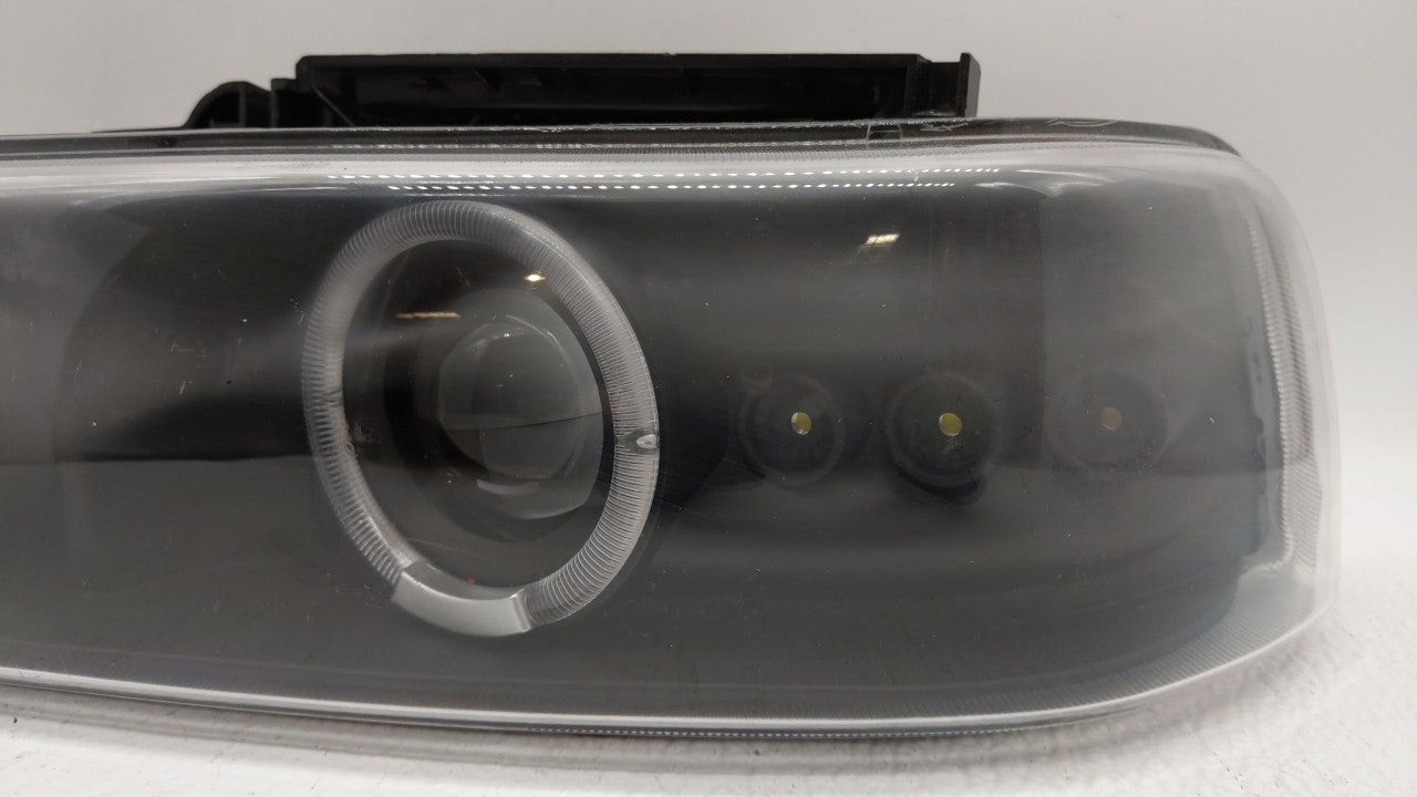 2000 Chevrolet Suburban 1500 Driver Left Oem Head Light Headlight Lamp - Oemusedautoparts1.com