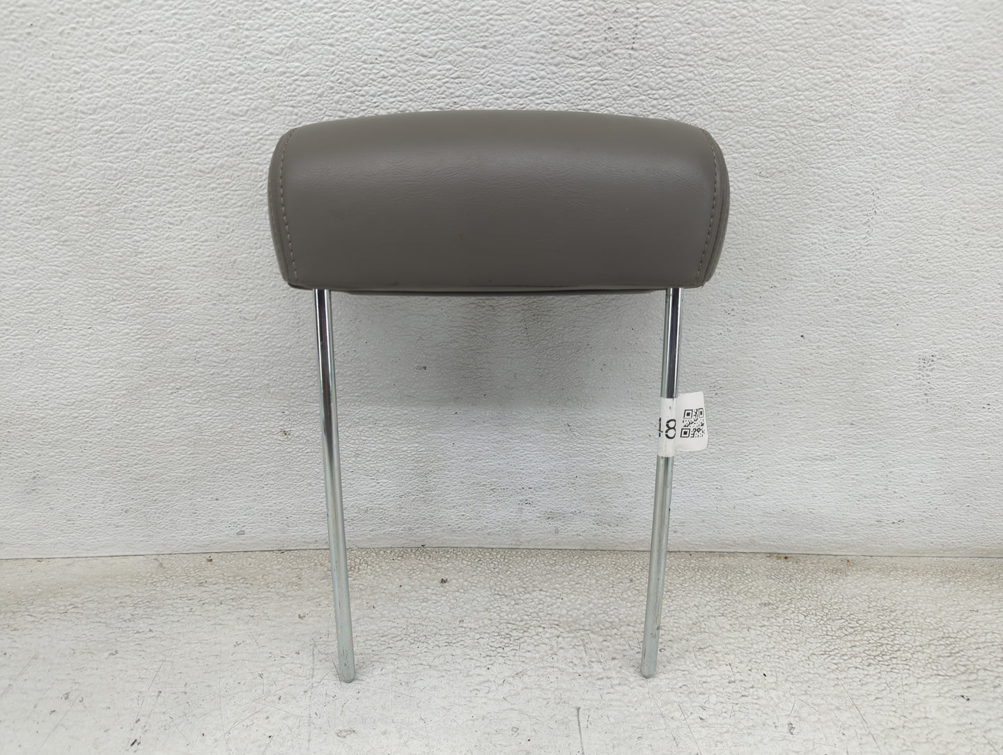 2003-2006 Chevrolet Suburban 1500 Headrest Head Rest Rear Seat Fits Fits 2003 2004 2005 2006 OEM Used Auto Parts - Oemusedau