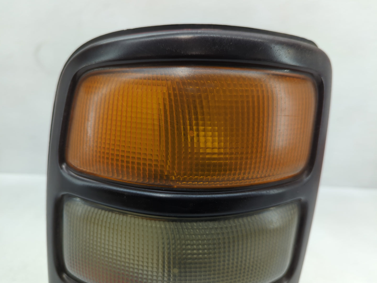 2004-2006 Chevrolet Suburban 1500 Tail Light Assembly Driver Left OEM P/N:15113217 Fits Fits 2004 2005 2006 OEM Used Auto Pa