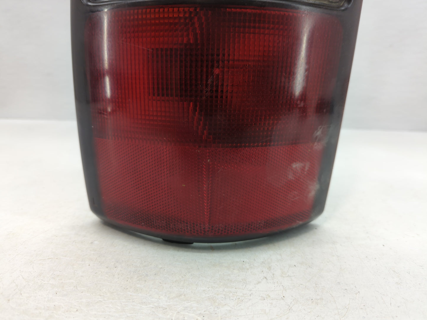 2004-2006 Chevrolet Suburban 1500 Tail Light Assembly Driver Left OEM P/N:15113217 Fits Fits 2004 2005 2006 OEM Used Auto Pa