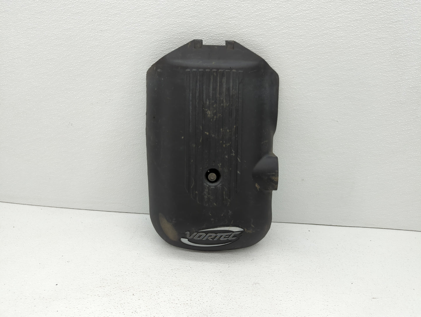 2004 Chevrolet Suburban 2500 Engine Cover - Oemusedautoparts1.com