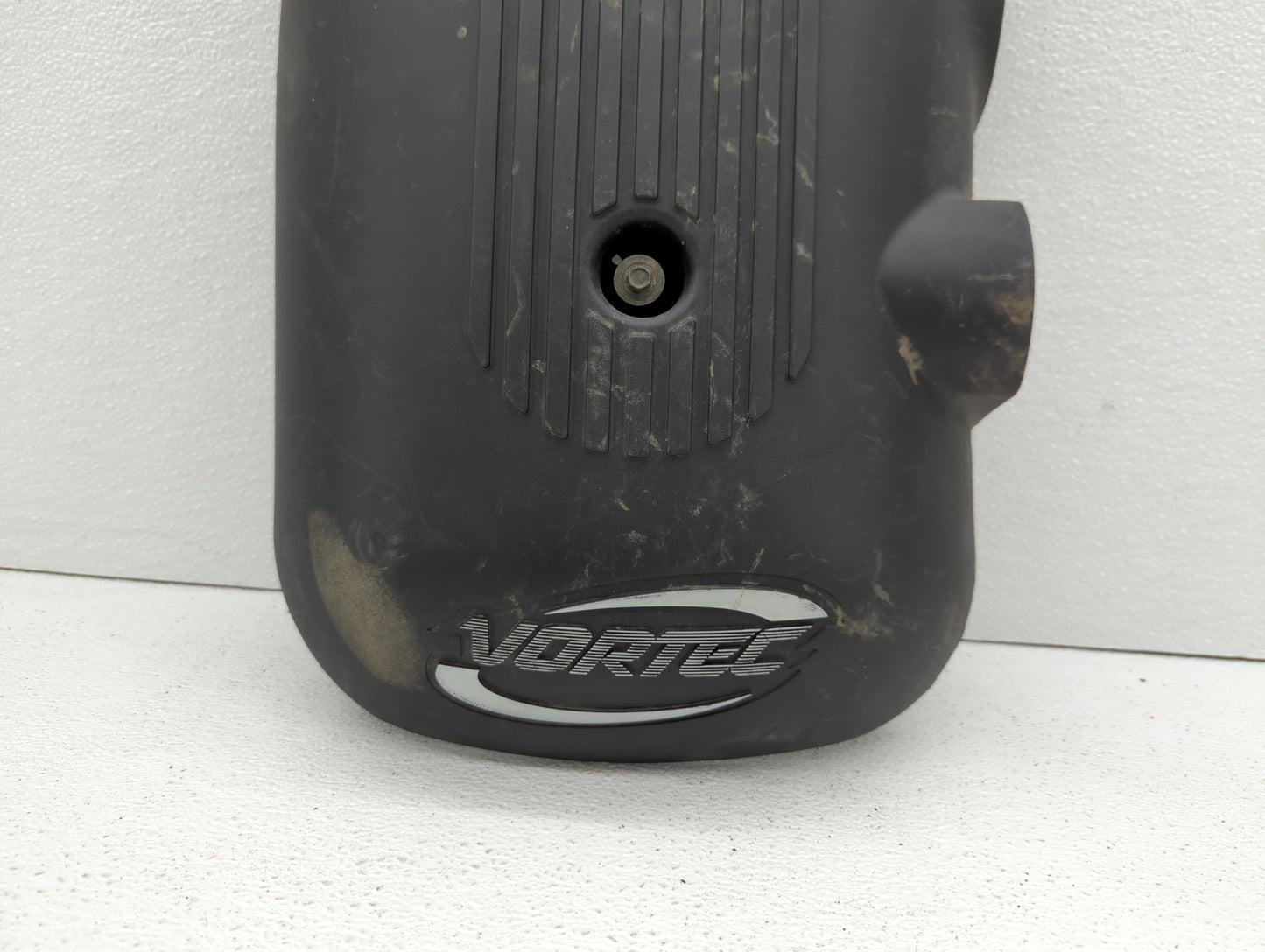 2004 Chevrolet Suburban 2500 Engine Cover - Oemusedautoparts1.com