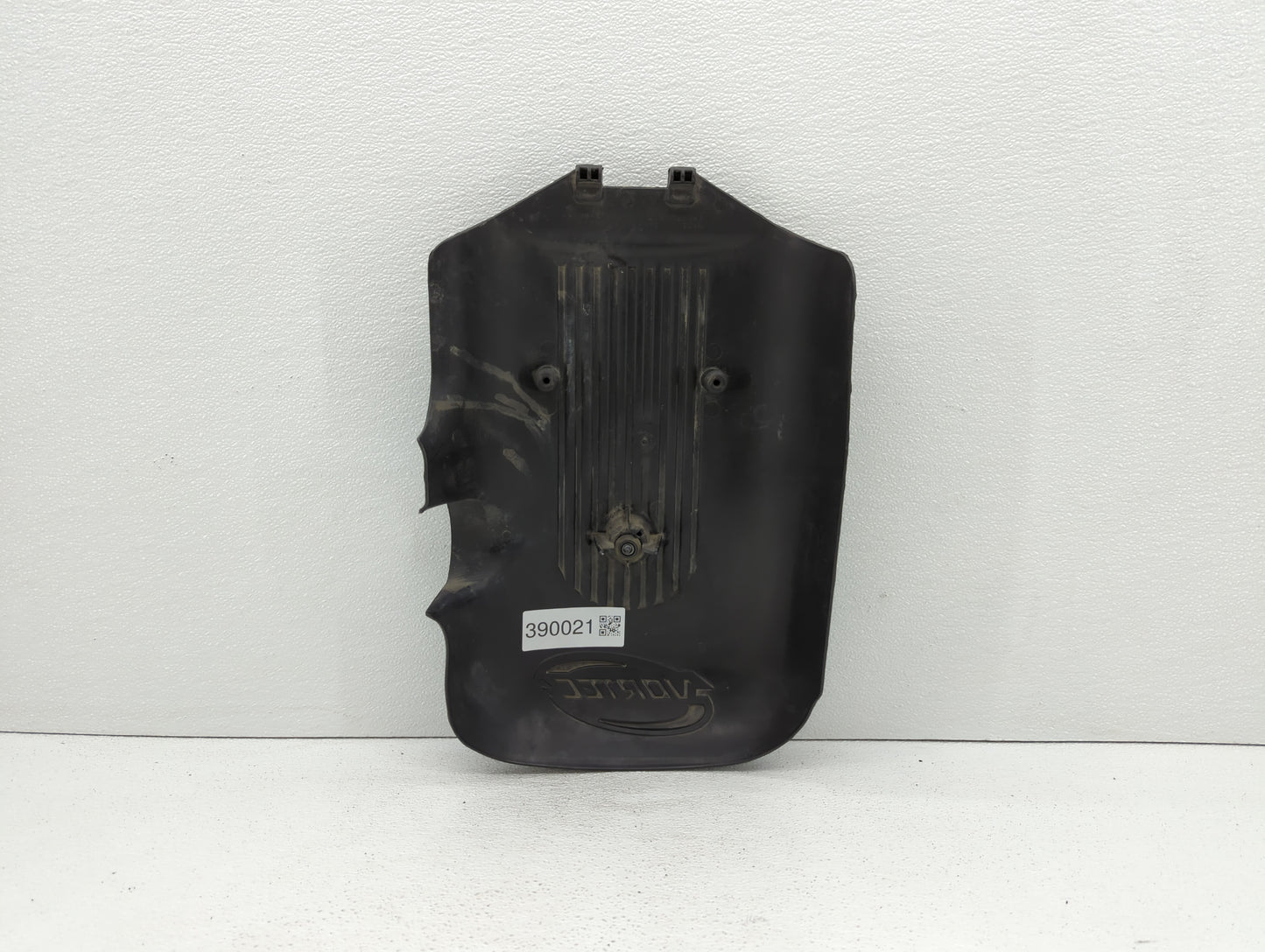 2004 Chevrolet Suburban 2500 Engine Cover - Oemusedautoparts1.com