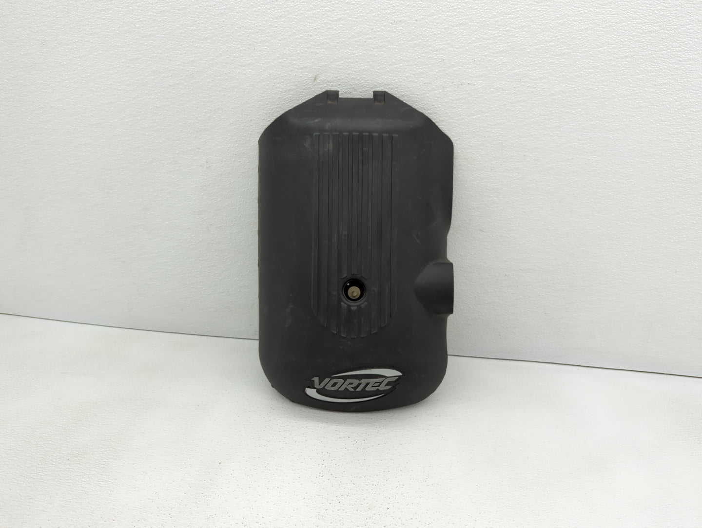 2004 Chevrolet Suburban 2500 Engine Cover - Oemusedautoparts1.com